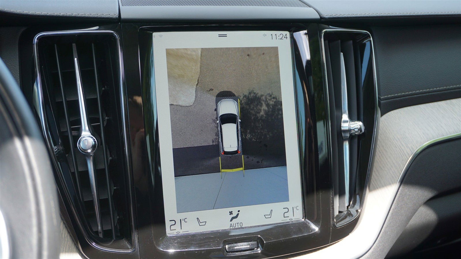 flexleasing-volvo-xc60-20-d5-235-inscription-aut-awd-5d-findleasing