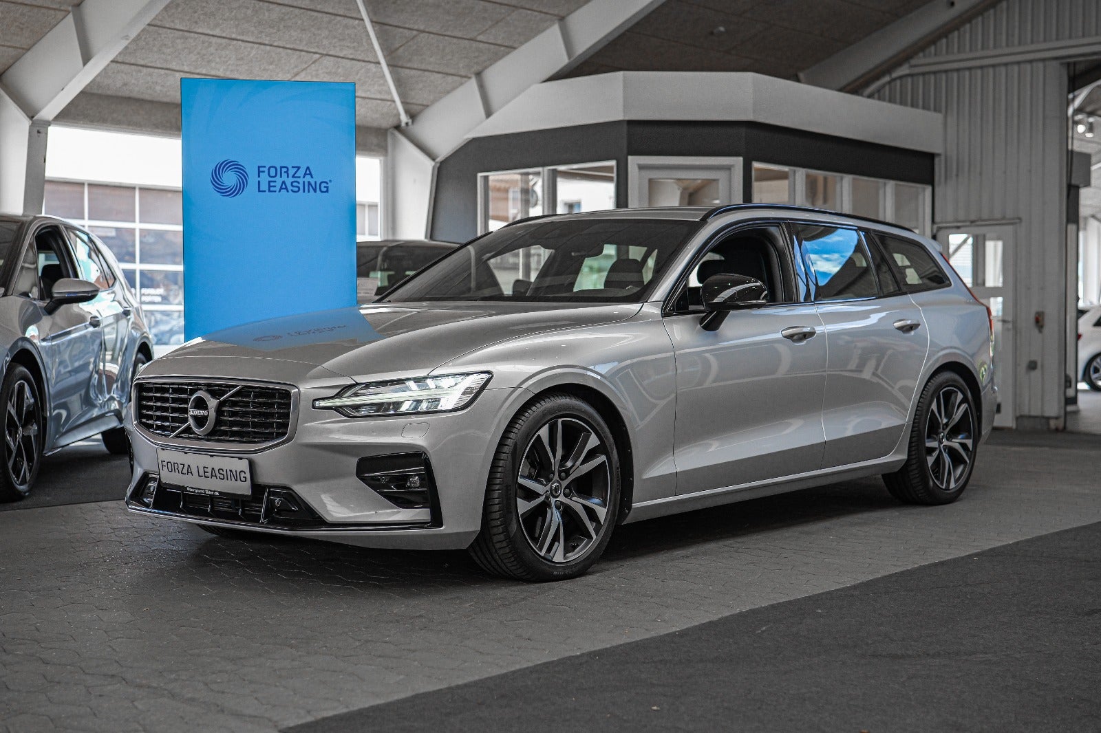 flexleasing-volvo-v60-20-t5-250-r-design-aut-5d-findleasing