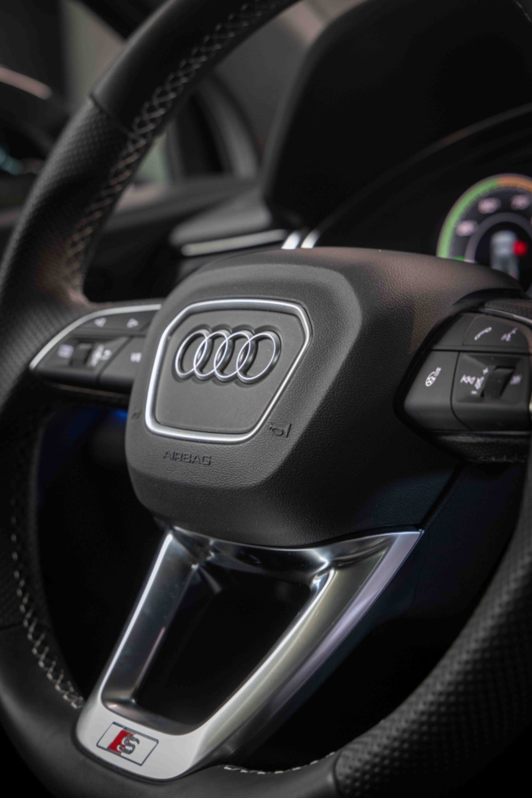 flexleasing-audi-q5-55-tfsi-e-s-line-quattro-s-tr-5d-findleasing