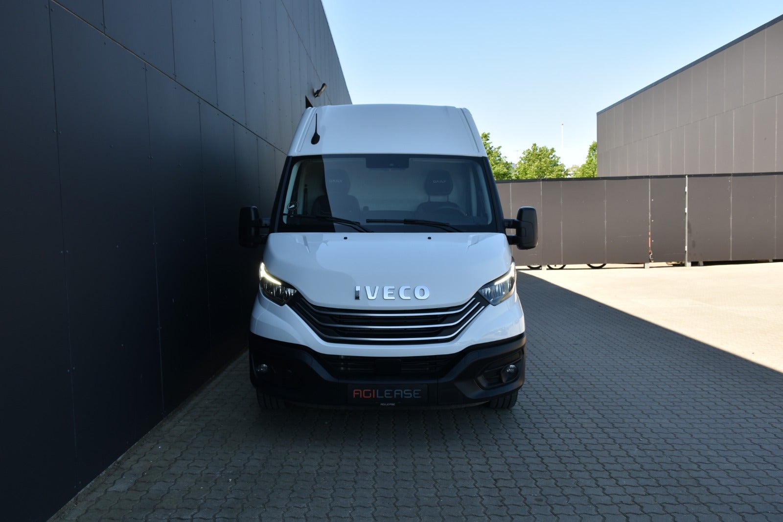 flexleasing-iveco-daily-23-35s16-12m3-van-ag8-findleasing