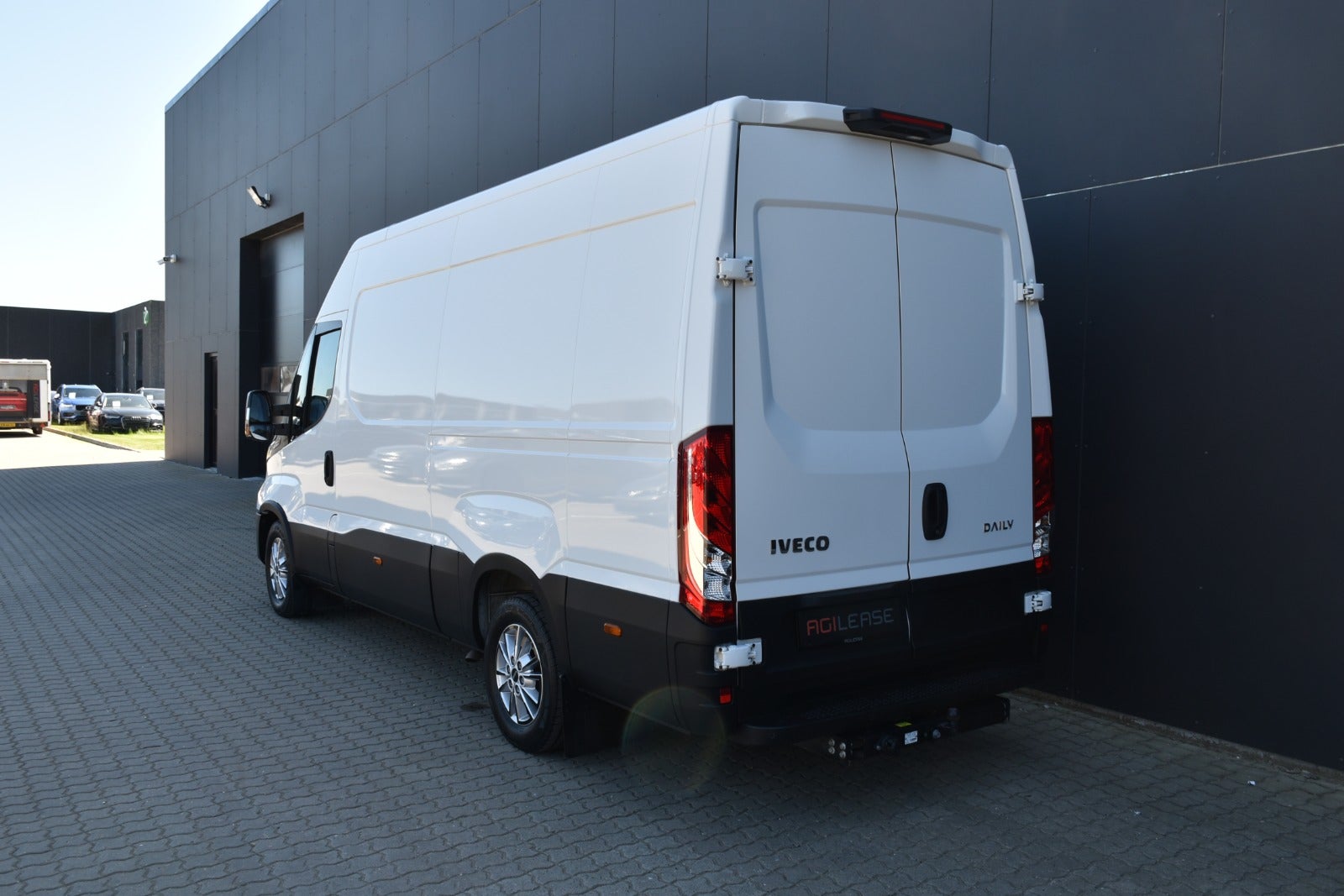 flexleasing-iveco-daily-23-35s16-12m3-van-ag8-findleasing