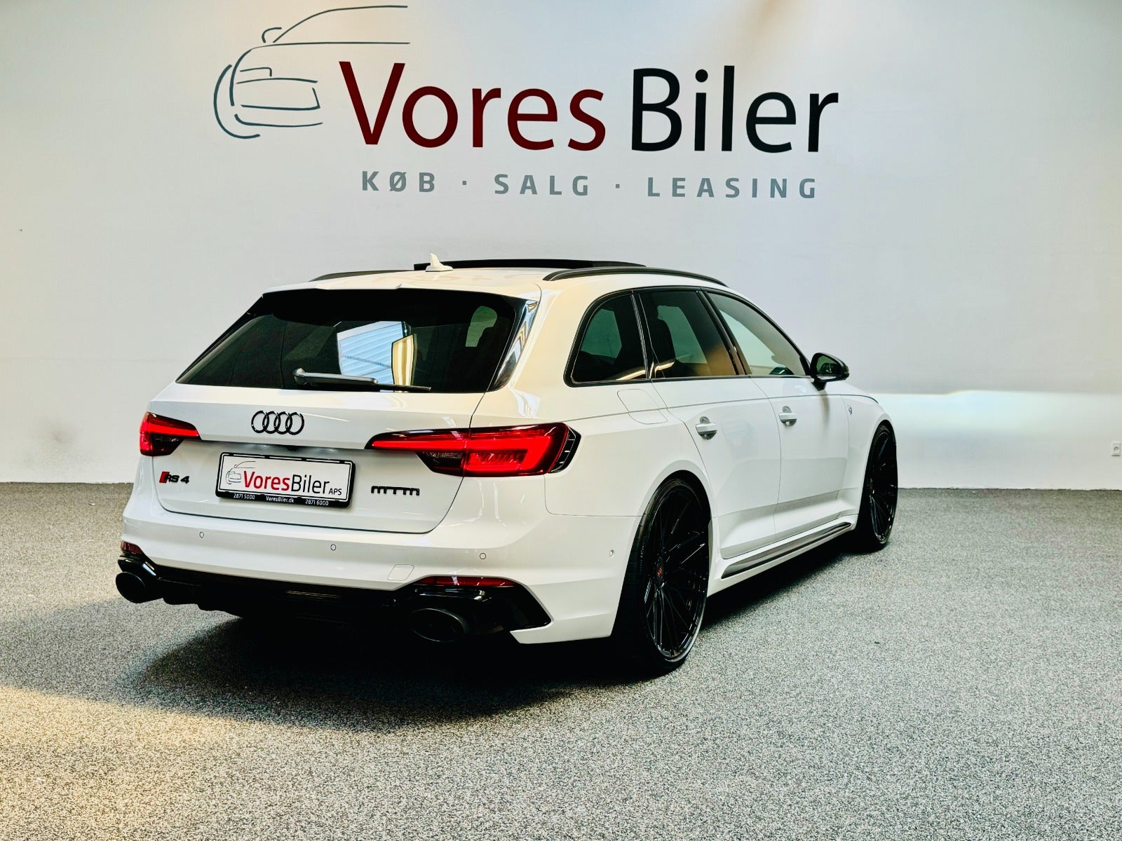 flexleasing-audi-rs4-29-tfsi-mtm-avant-quattro-tiptr-5d-findleasing