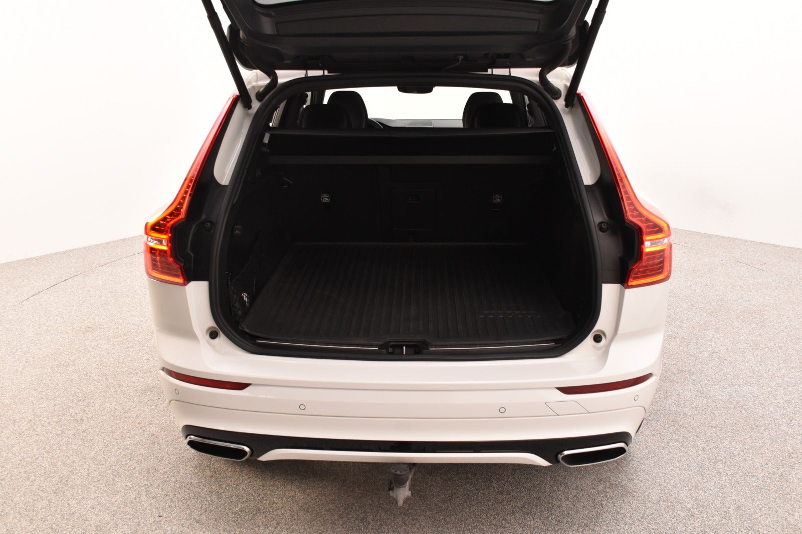 flexleasing-volvo-xc60-20-b5-235-r-design-aut-awd-5d-findleasing