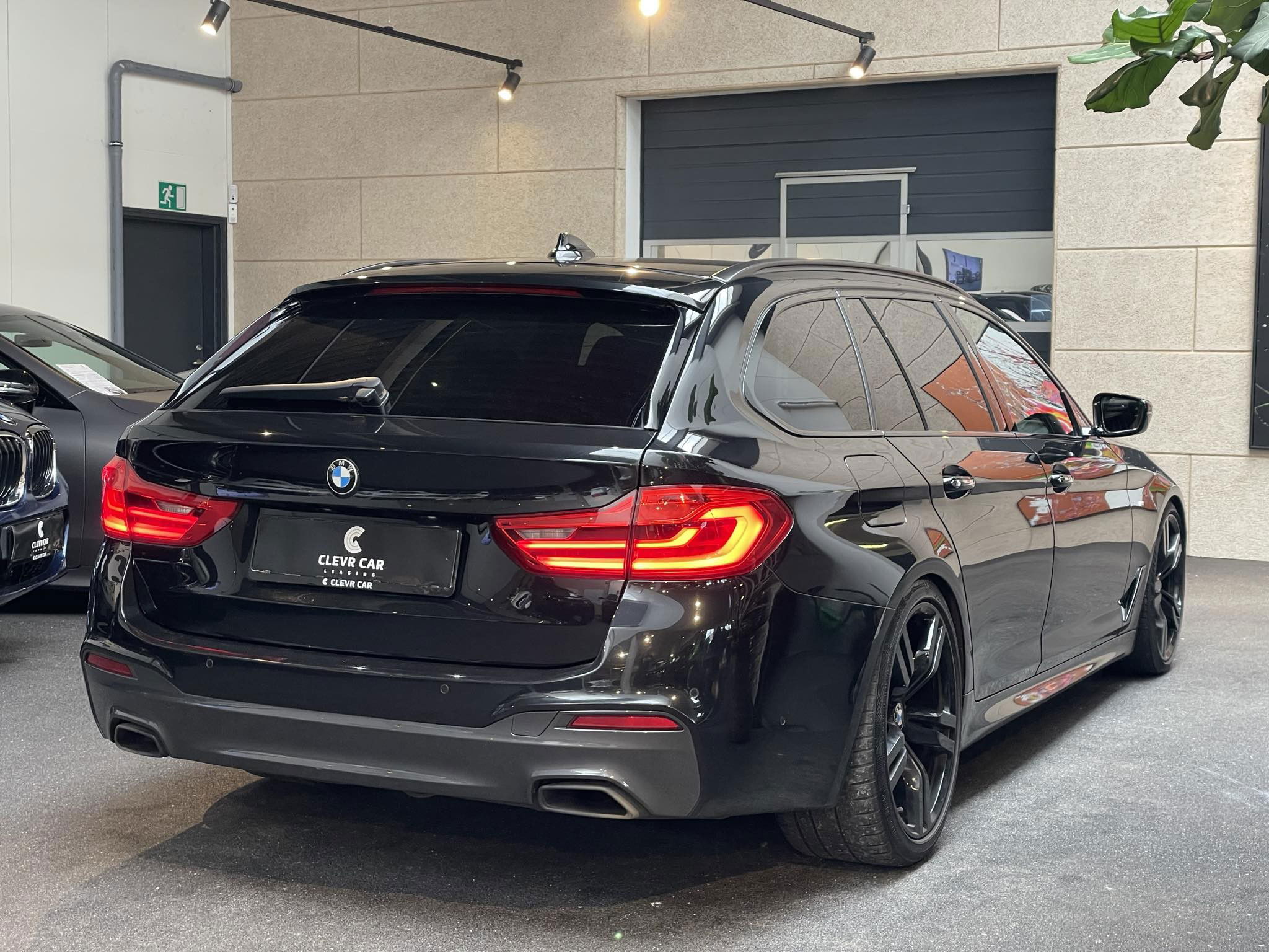 flexleasing-bmw-525d-231-hk-steptronic-touring-m-sport-findleasing