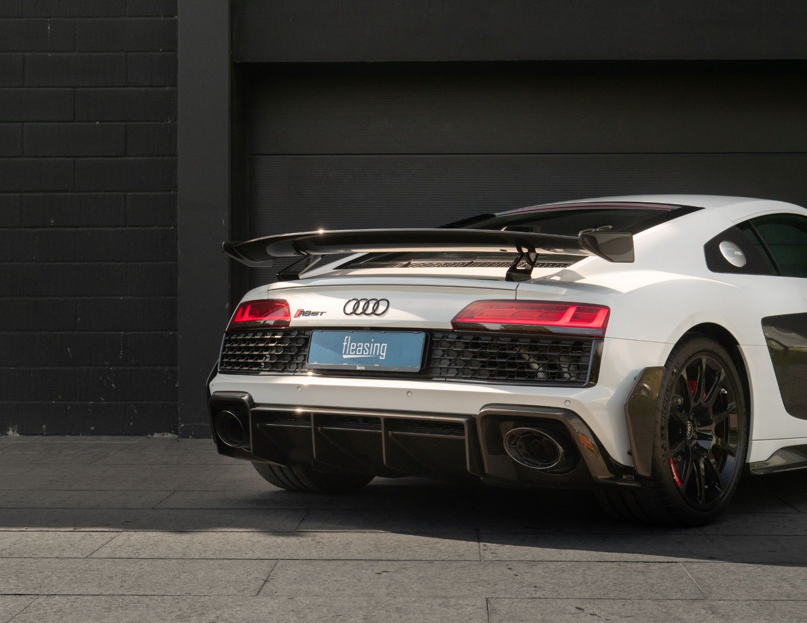 flexleasing-audi-r8-52-fsi-coupe-gt-s-tr-rwd-2d-findleasing