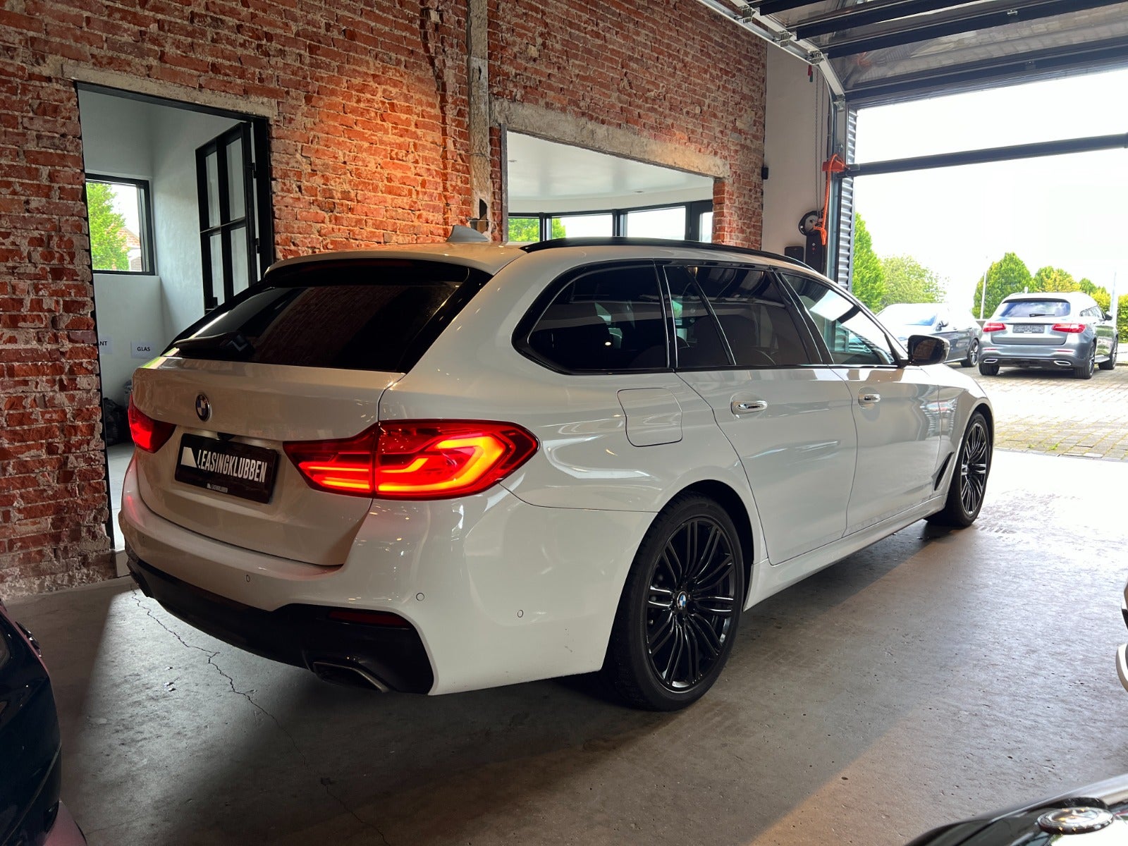 flexleasing-bmw-530d-30-touring-m-sport-xdrive-aut-5d-findleasing