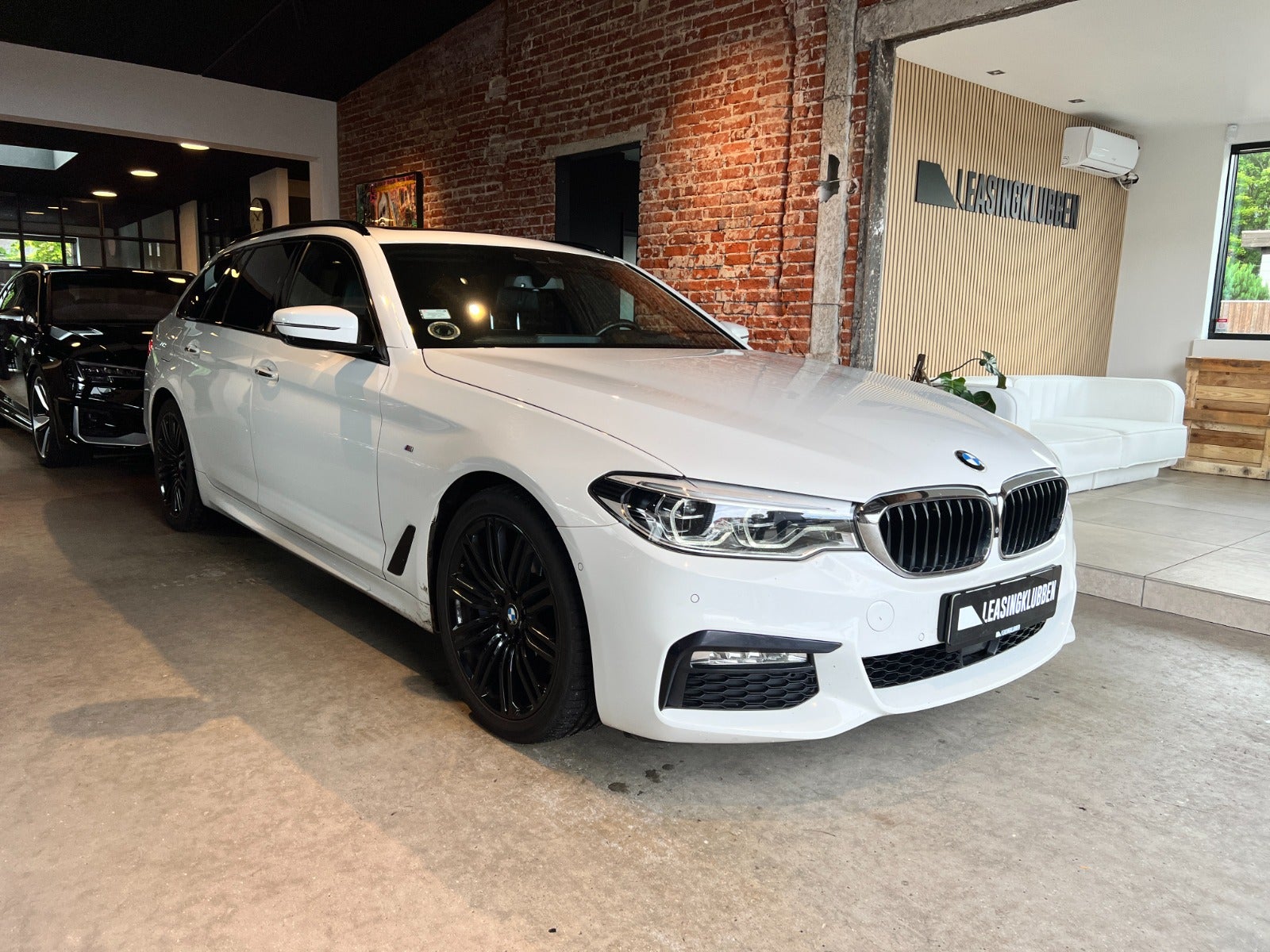 flexleasing-bmw-530d-30-touring-m-sport-xdrive-aut-5d-findleasing