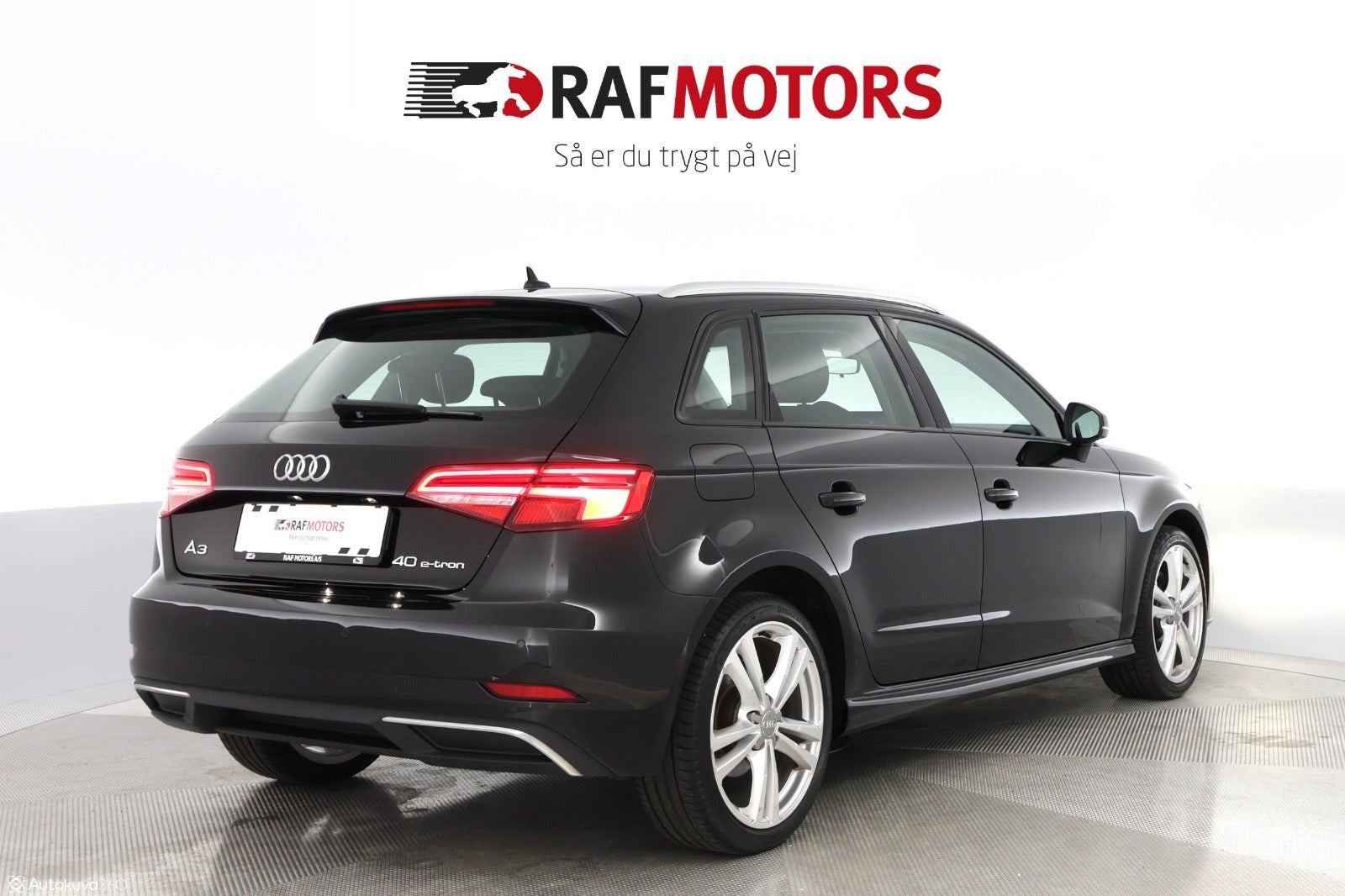 flexleasing-audi-a3-14-e-tron-s-line-sportback-s-tr-5d-findleasing