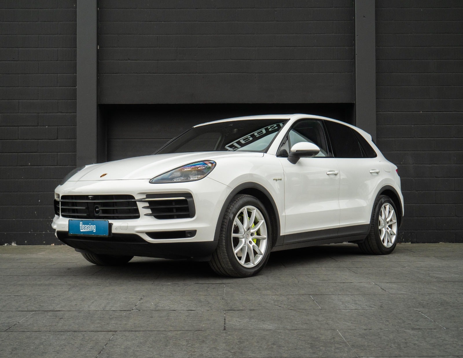 flexleasing-porsche-cayenne-30-e-hybrid-tiptr-van-5d-findleasing