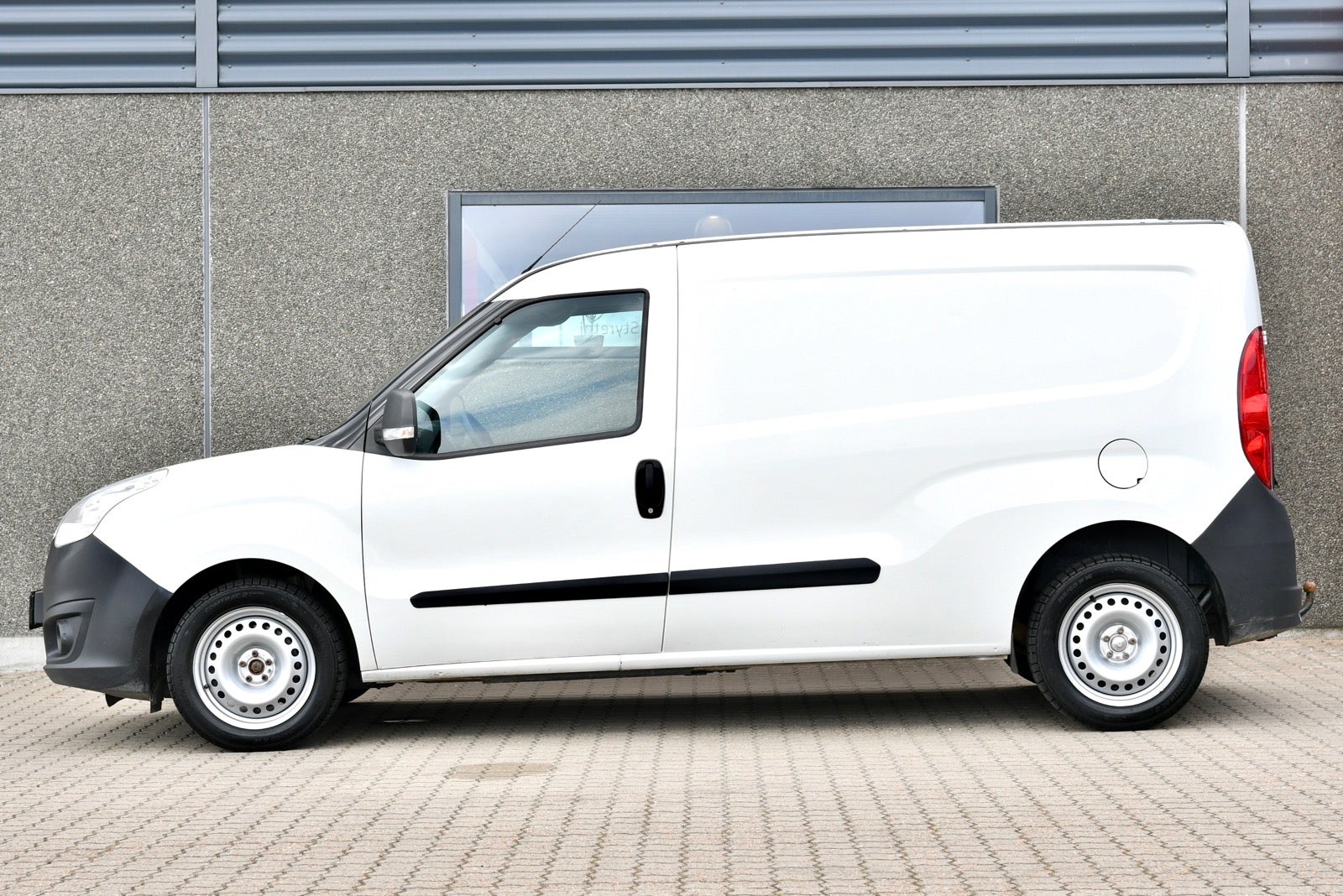 flexleasing-opel-combo-13-cdti-95-l2h1-5d-findleasing