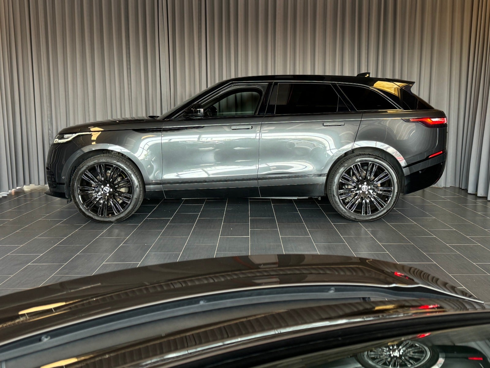 flexleasing-land-rover-range-rover-velar-30-d300-r-dynamic-hse-aut-5d-findleasing