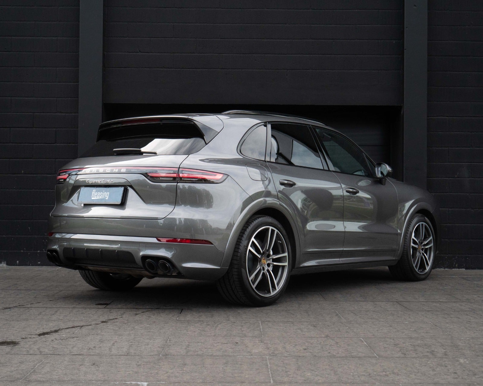 flexleasing-porsche-cayenne-turbo-40-tiptr-5d-findleasing