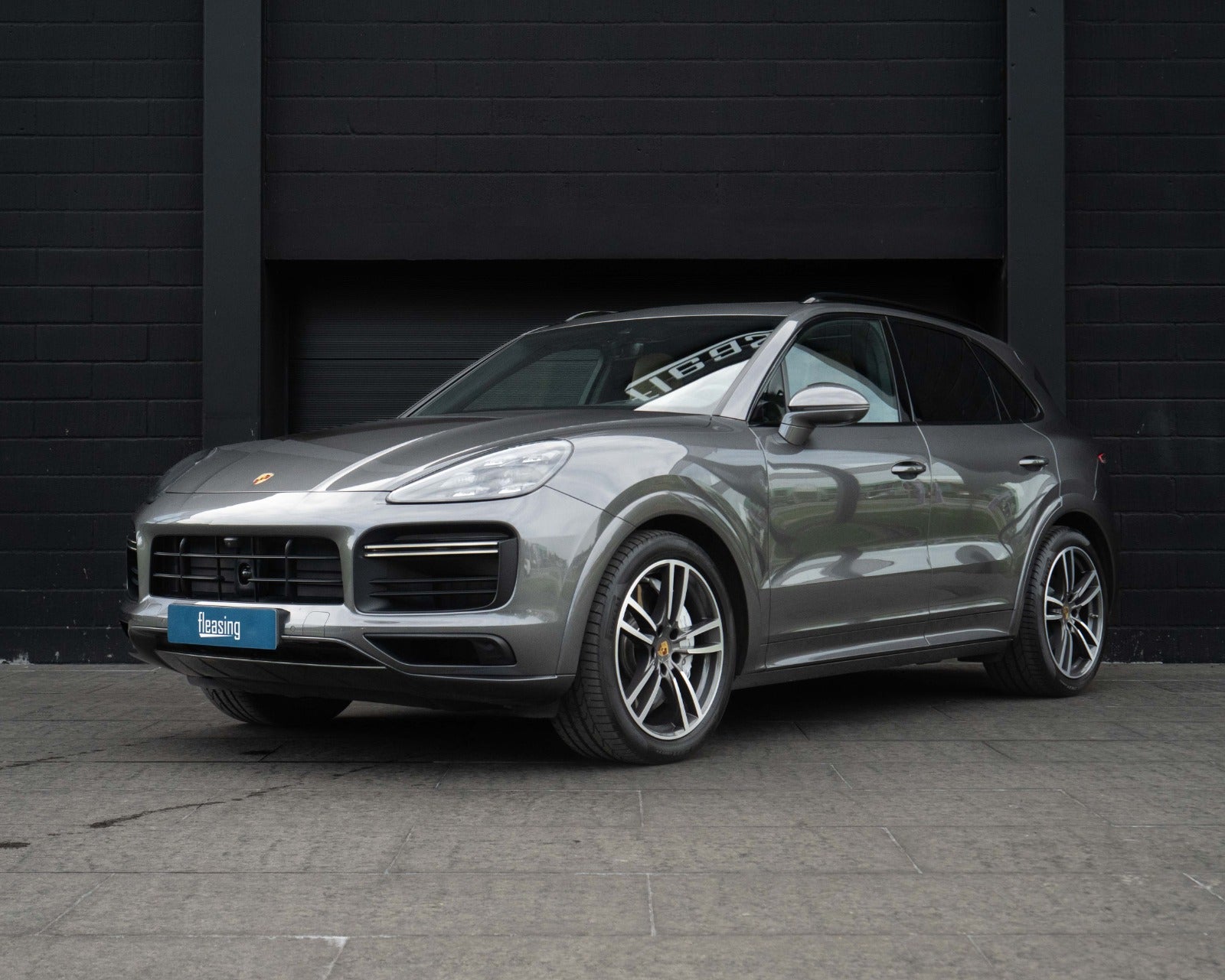 flexleasing-porsche-cayenne-turbo-40-tiptr-5d-findleasing