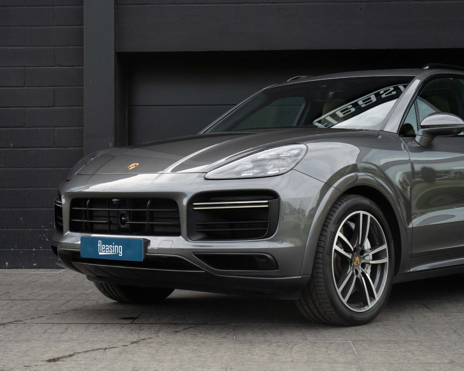 flexleasing-porsche-cayenne-turbo-40-tiptr-5d-findleasing