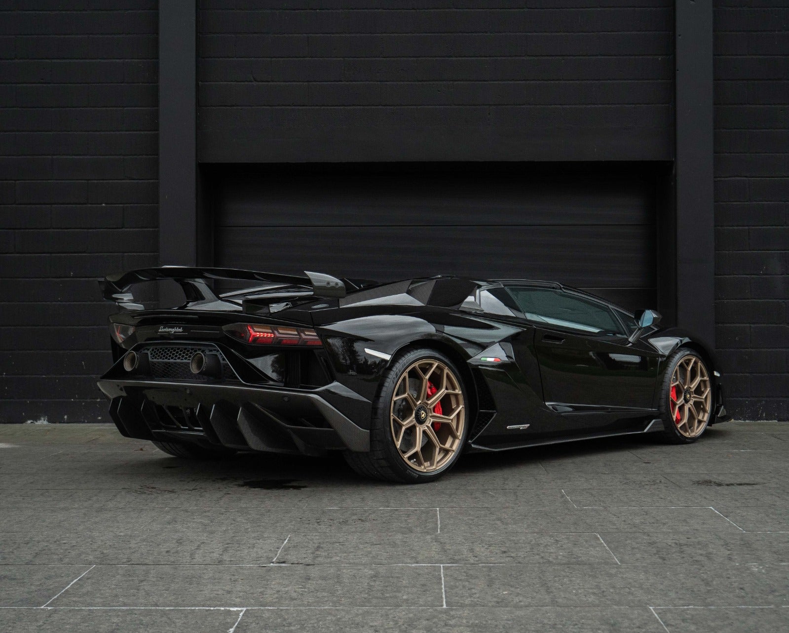 flexleasing-lamborghini-aventador-65-superveloce-jota-roadster-2d-findleasing