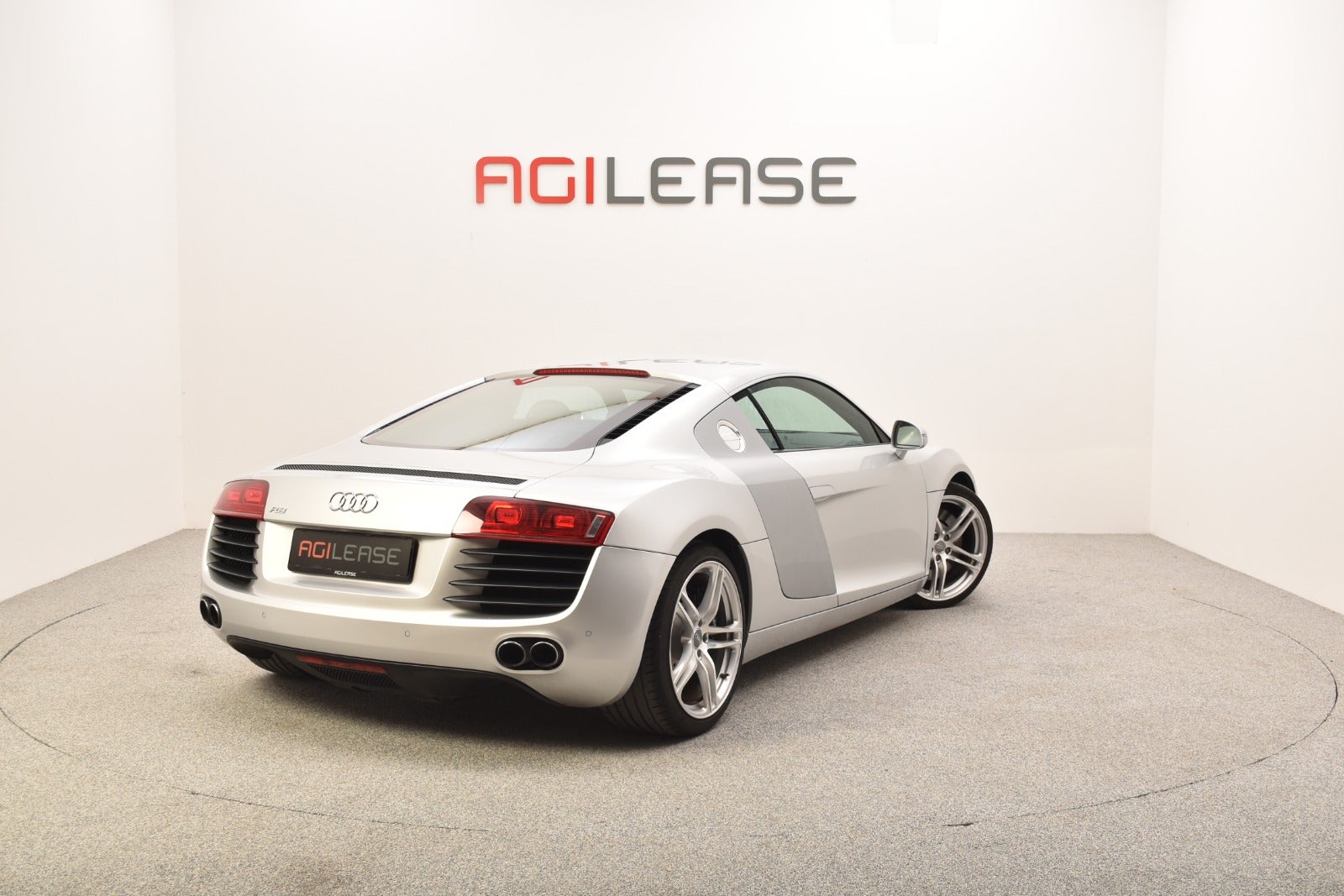 flexleasing-audi-r8-42-fsi-coupe-quattro-2d-findleasing