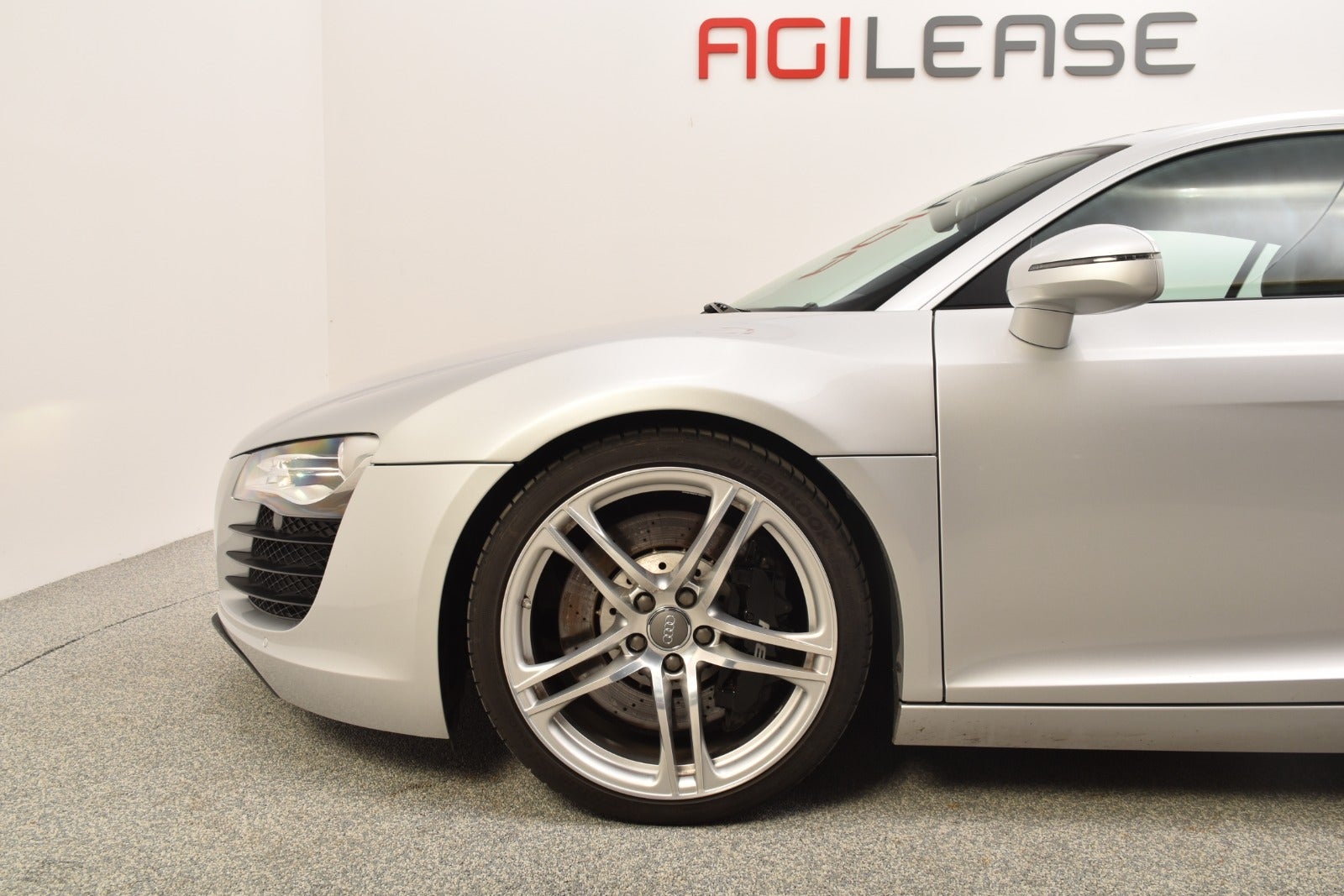 flexleasing-audi-r8-42-fsi-coupe-quattro-2d-findleasing