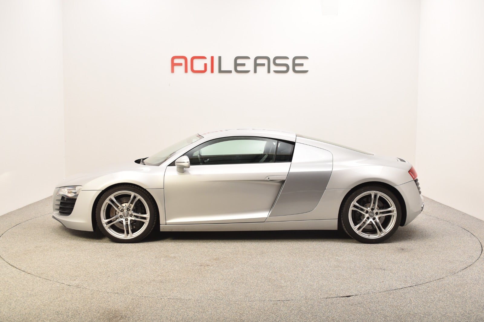 flexleasing-audi-r8-42-fsi-coupe-quattro-2d-findleasing