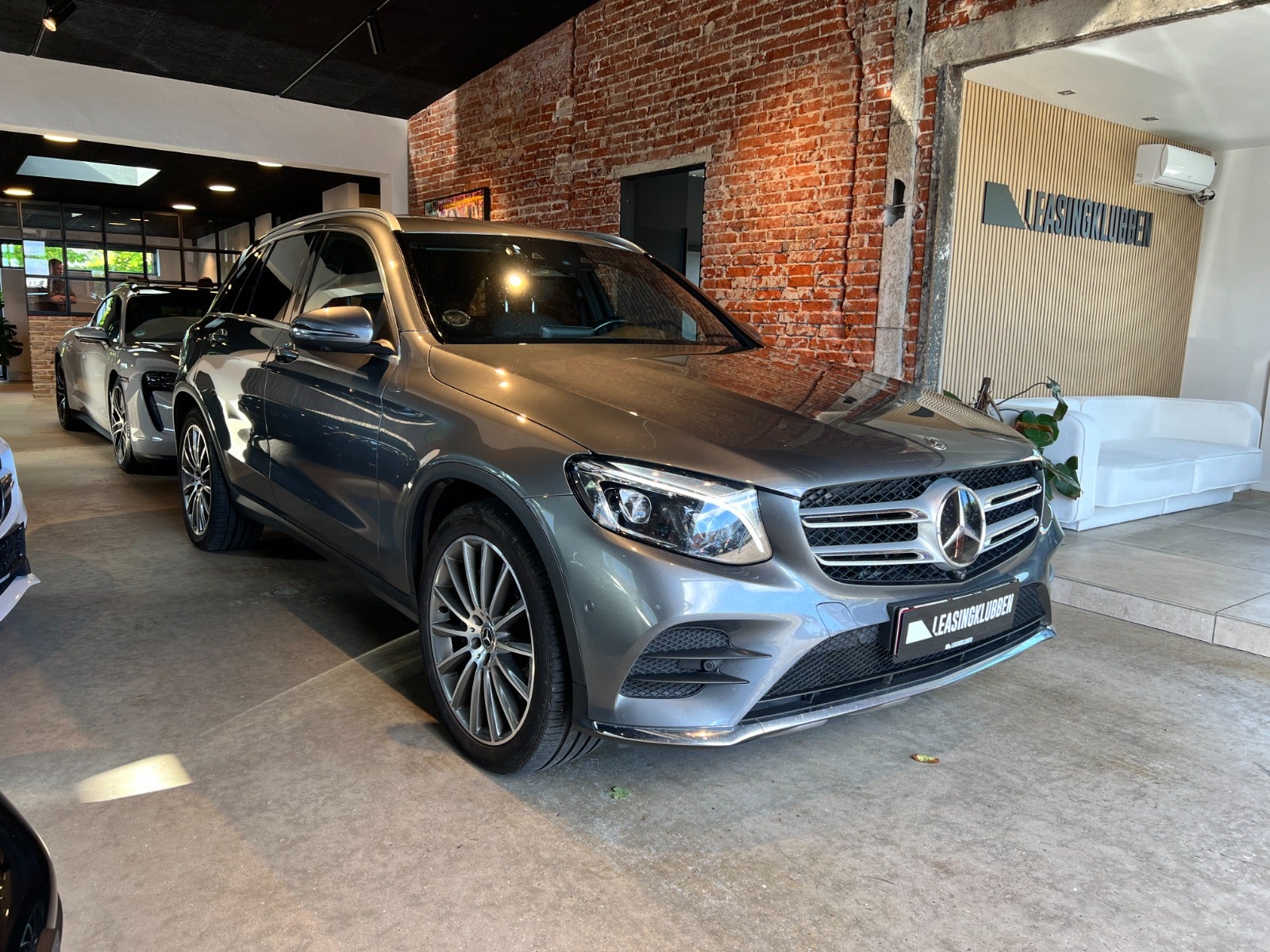 flexleasing-mercedes-glc350-d-30-amg-line-aut-4matic-van-5d-findleasing