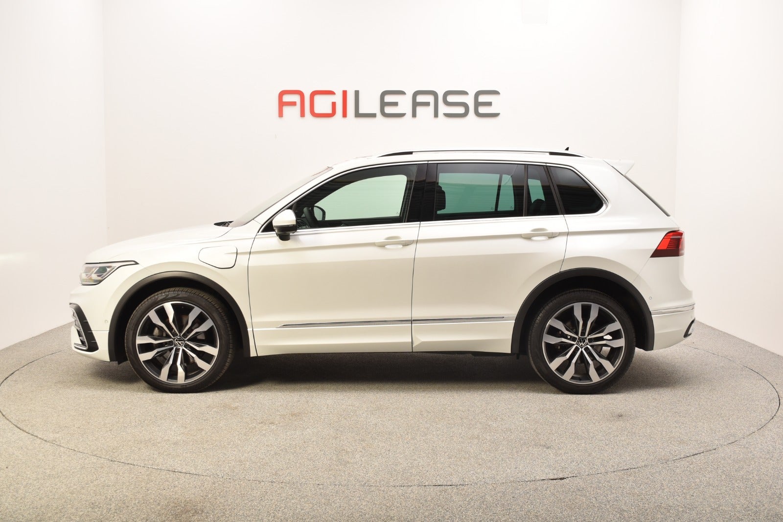 flexleasing-vw-tiguan-14-ehybrid-r-line-dsg-5d-findleasing