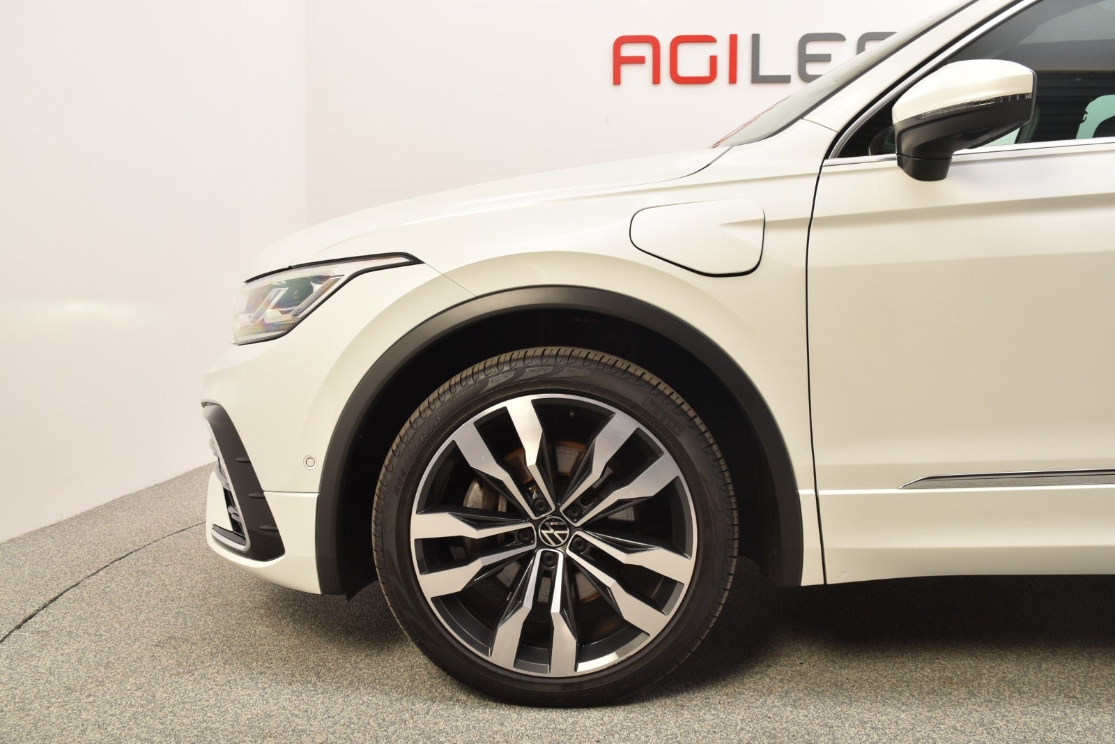 flexleasing-vw-tiguan-14-ehybrid-r-line-dsg-5d-findleasing