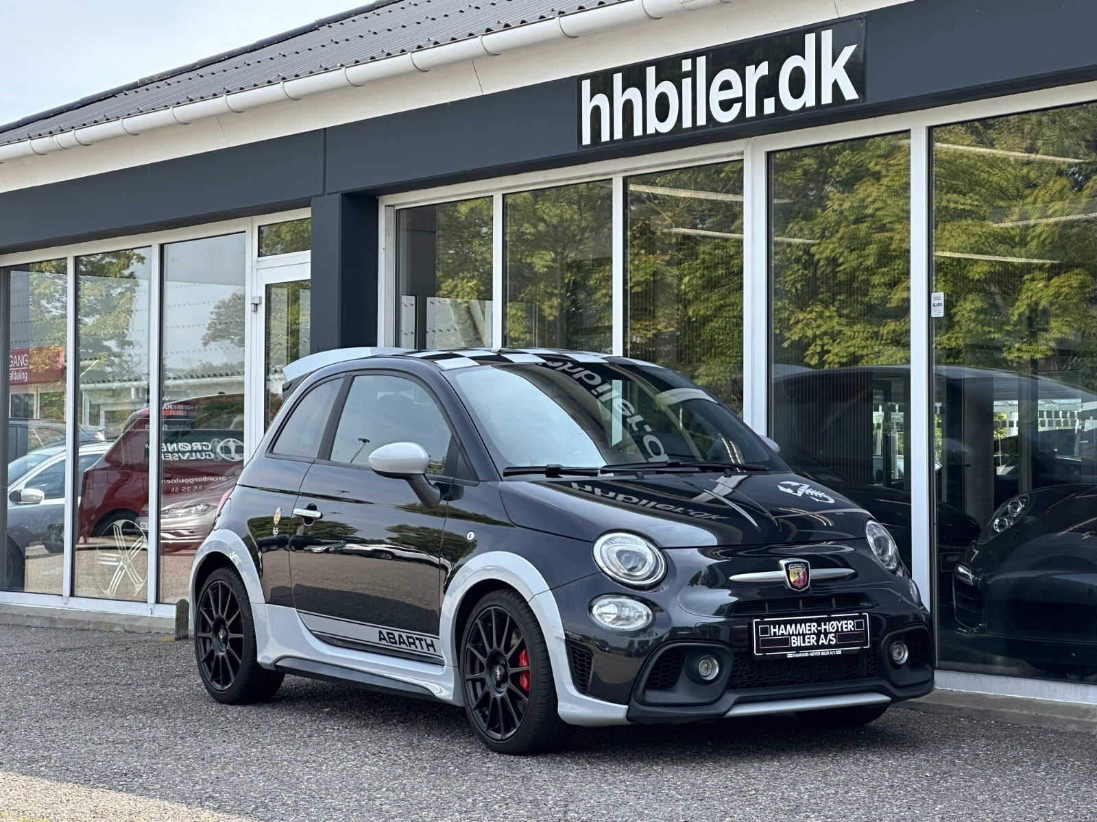 flexleasing-abarth-695-14-t-jet-180-70th-anniversario-3d-findleasing