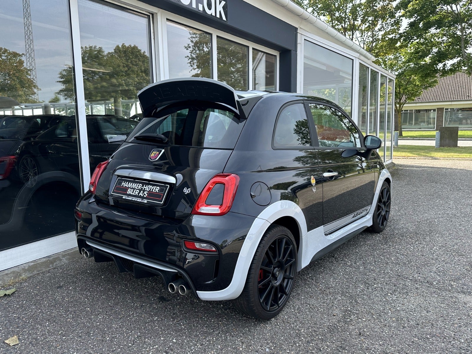 flexleasing-abarth-695-14-t-jet-180-70th-anniversario-3d-findleasing