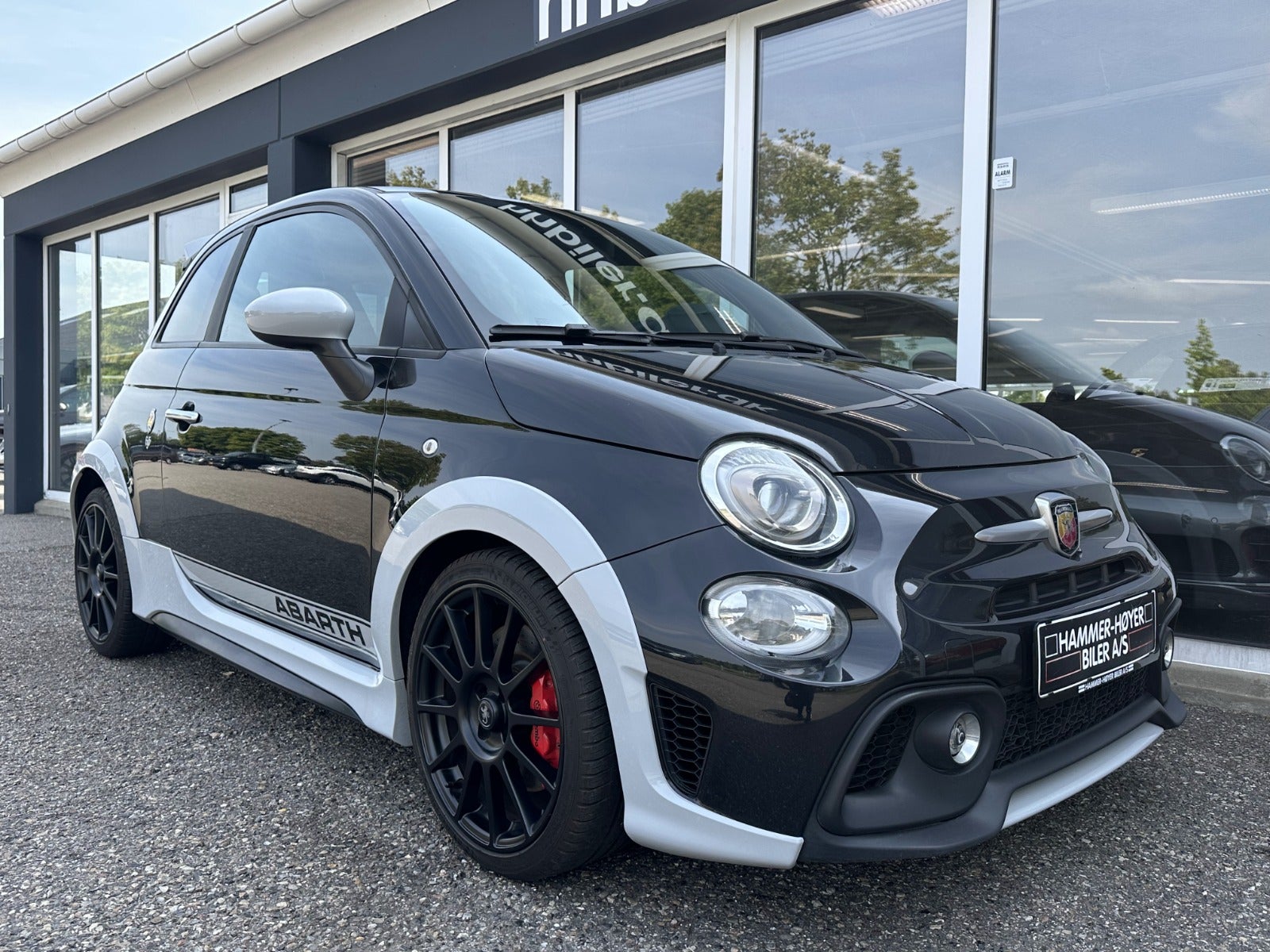 flexleasing-abarth-695-14-t-jet-180-70th-anniversario-3d-findleasing