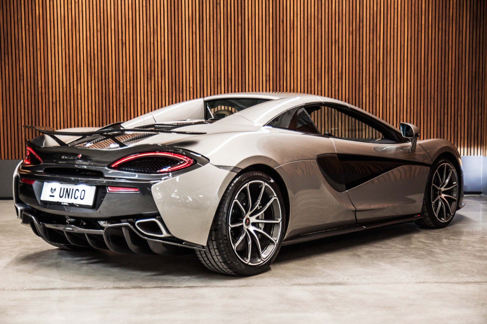 flexleasing-mclaren-570s-38-spider-2d-findleasing