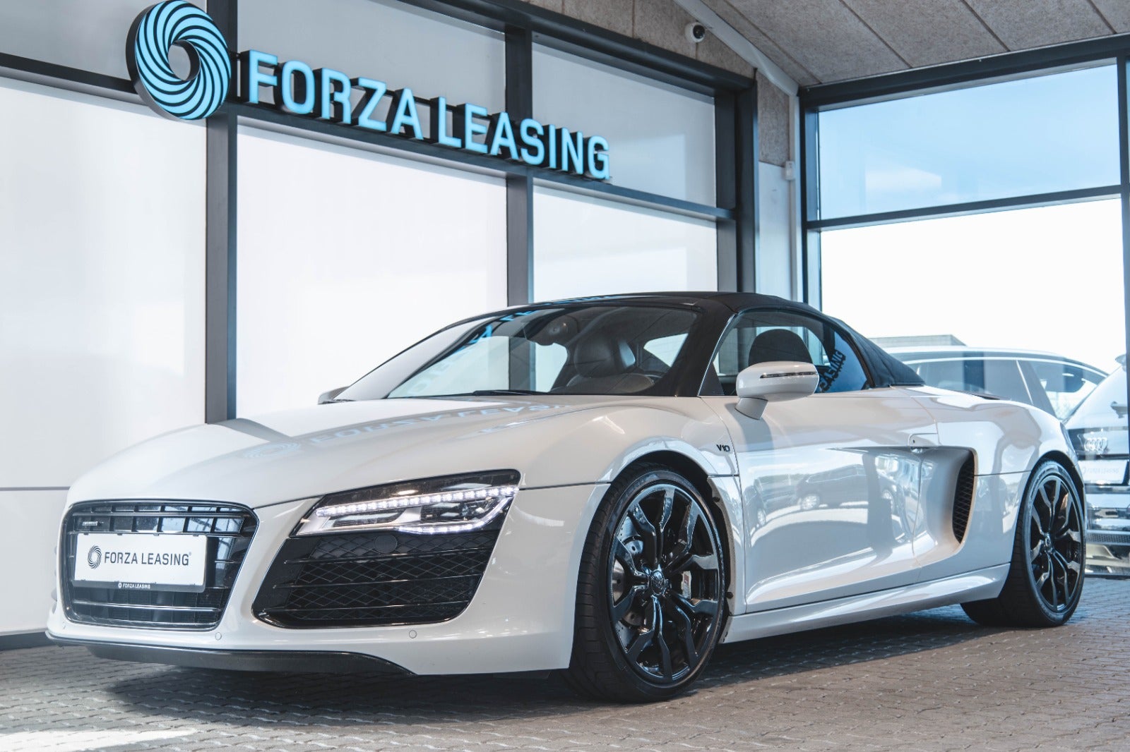 flexleasing-audi-r8-52-fsi-spyder-quattro-s-tr-2d-findleasing