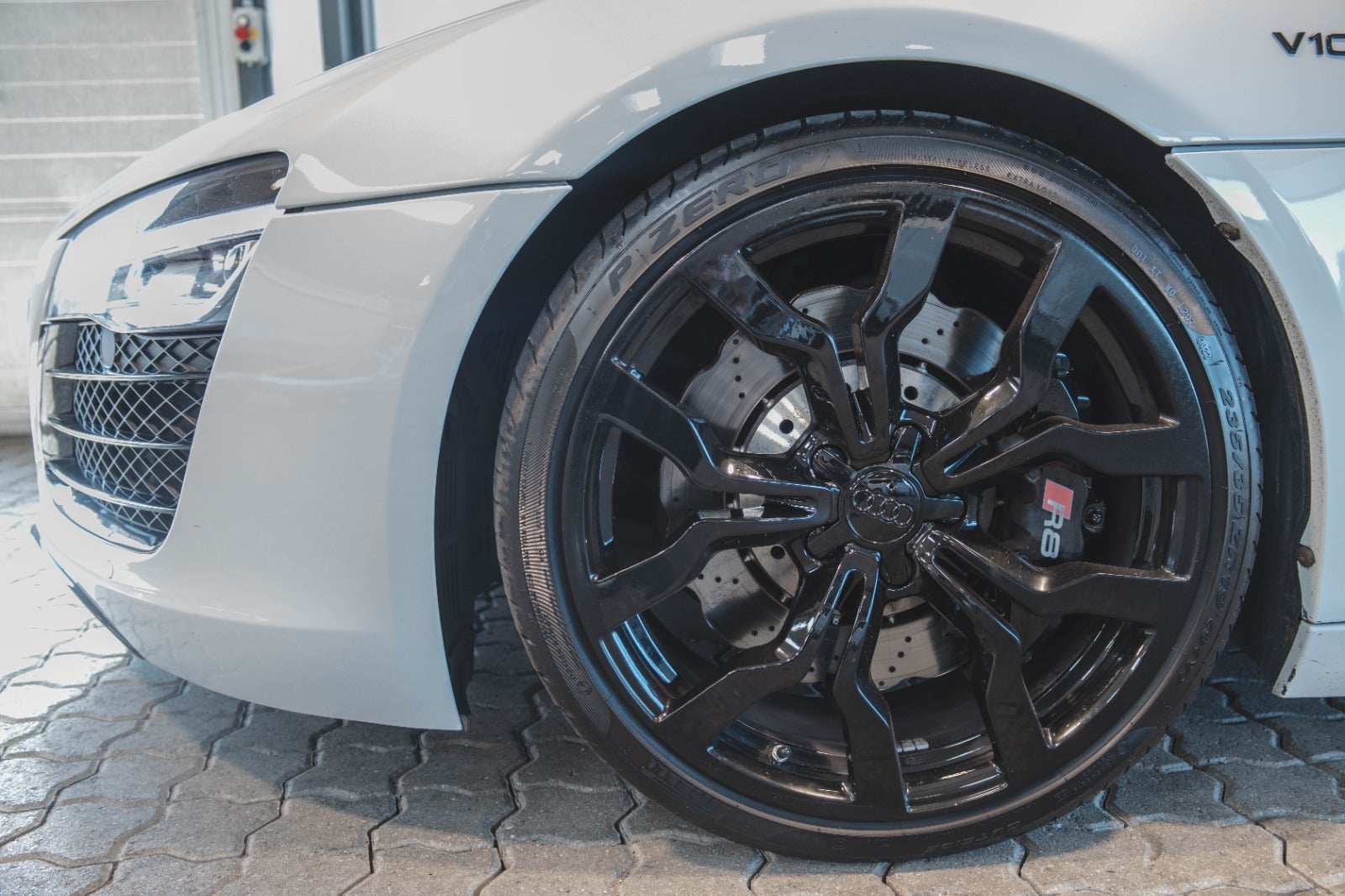 flexleasing-audi-r8-52-fsi-spyder-quattro-s-tr-2d-findleasing