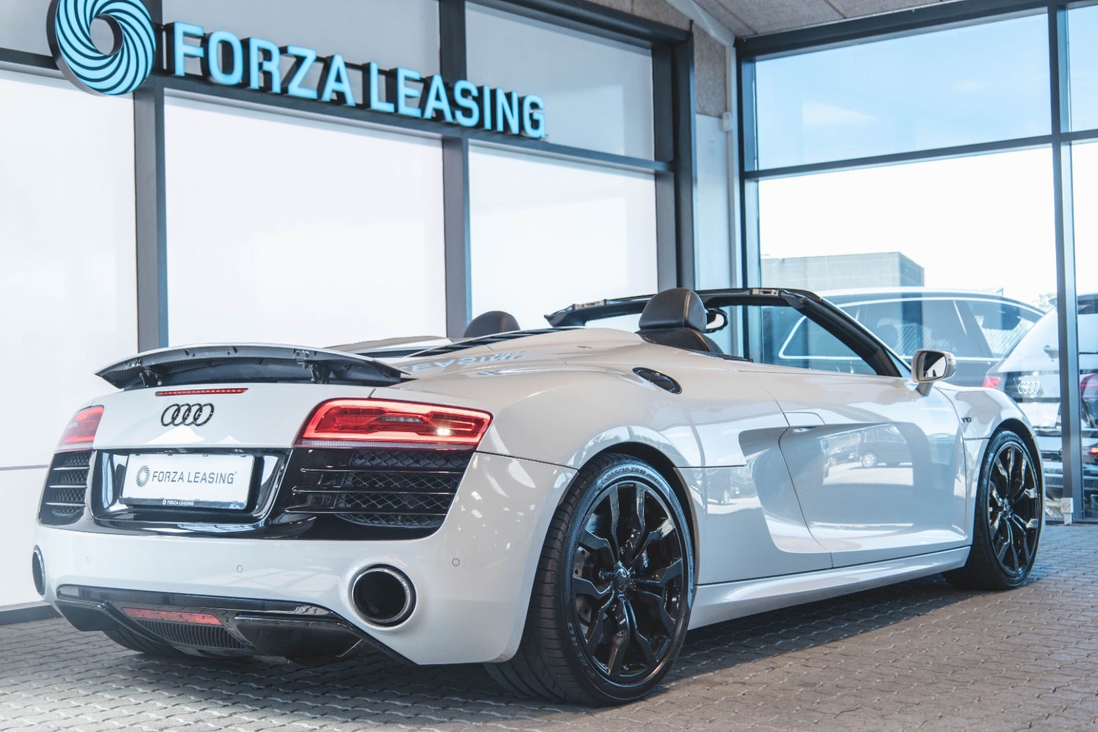 flexleasing-audi-r8-52-fsi-spyder-quattro-s-tr-2d-findleasing