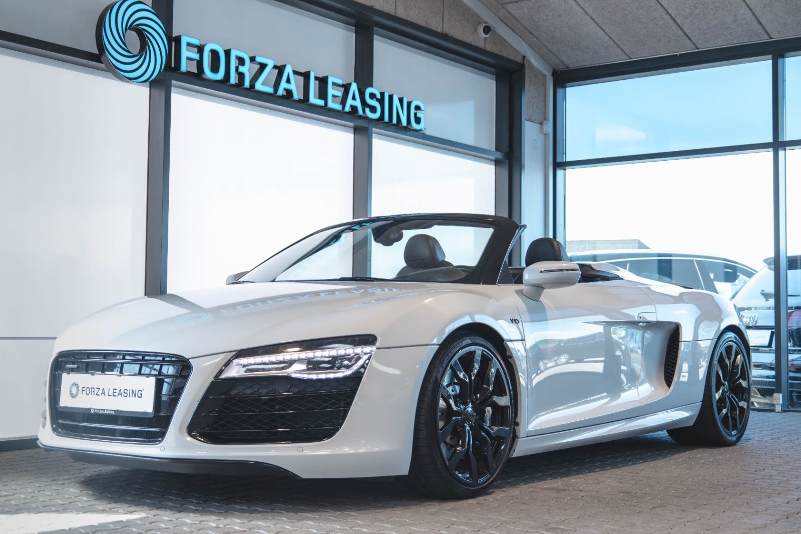 flexleasing-audi-r8-52-fsi-spyder-quattro-s-tr-2d-findleasing