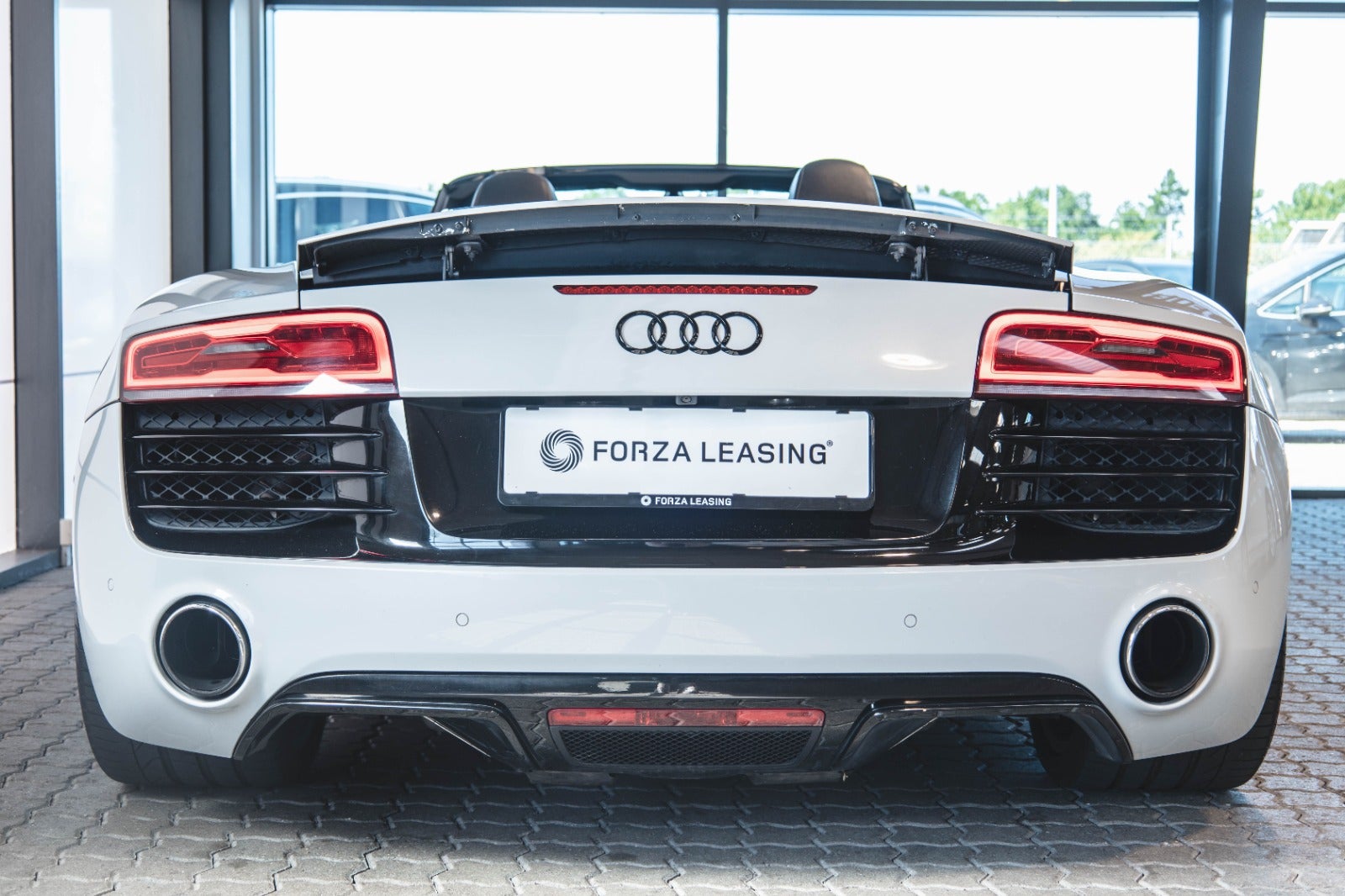 flexleasing-audi-r8-52-fsi-spyder-quattro-s-tr-2d-findleasing