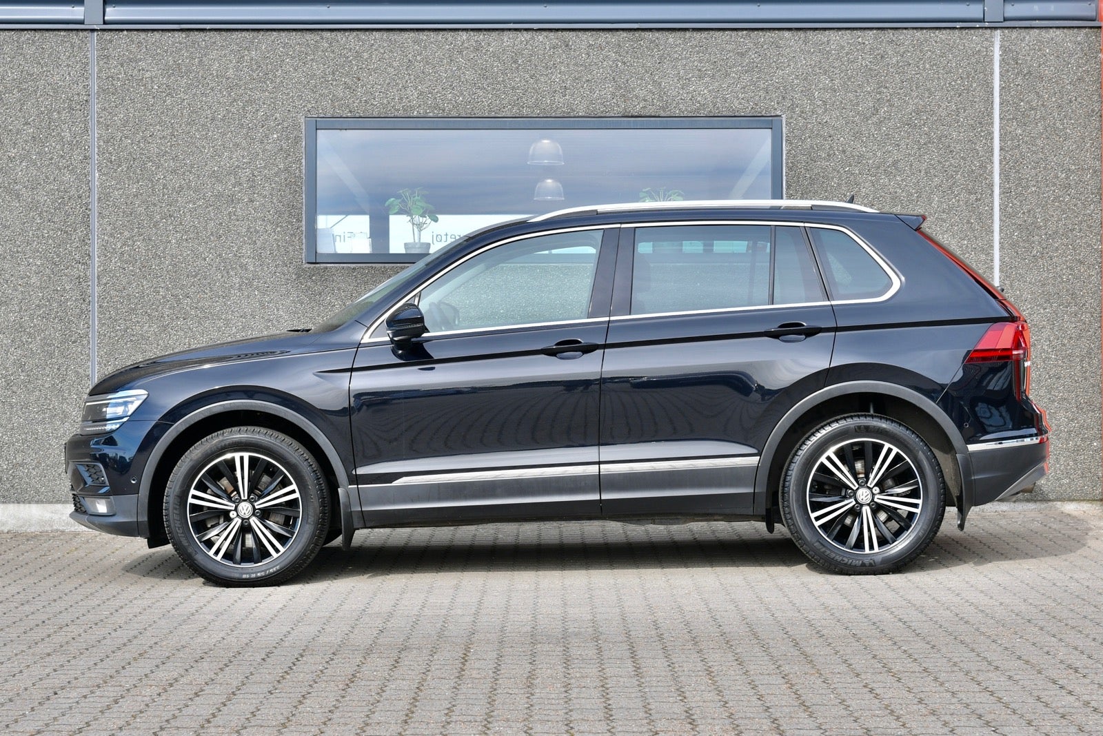 flexleasing-vw-tiguan-20-tdi-190-highline-dsg-4motion-5d-findleasing