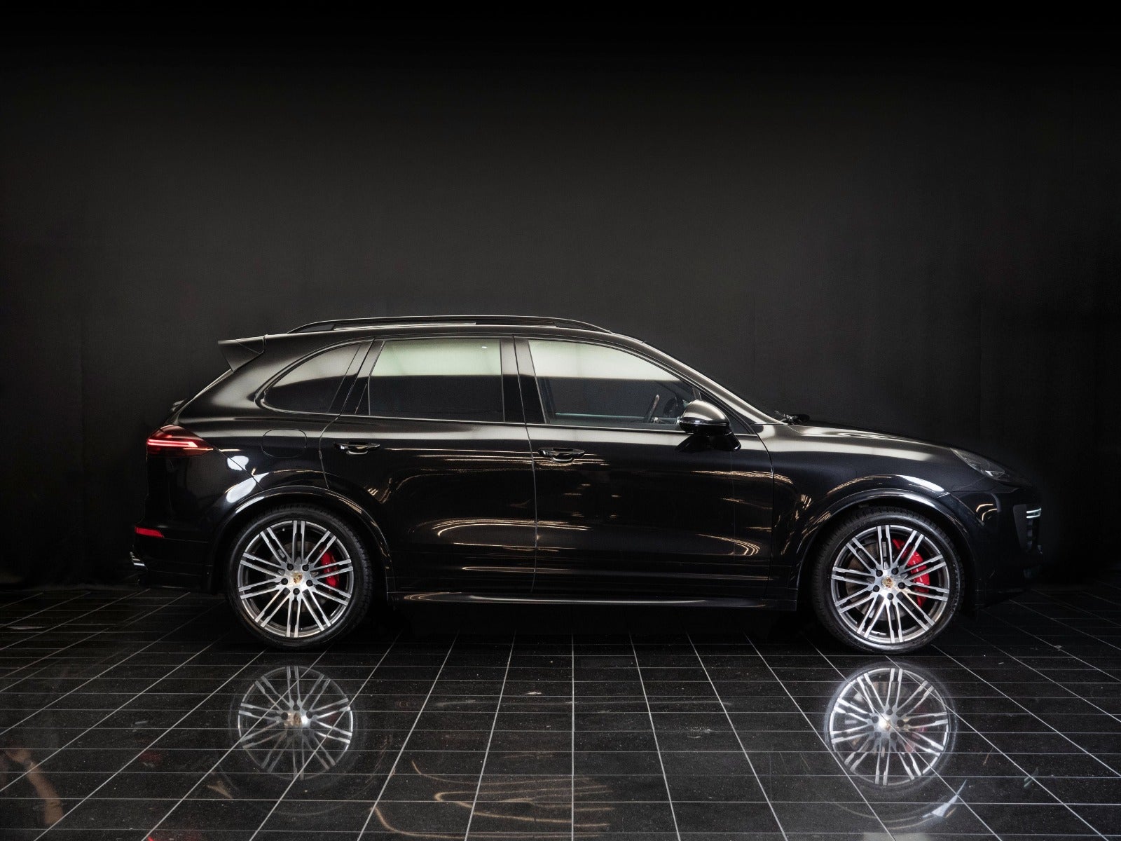 flexleasing-porsche-cayenne-gts-36-tiptr-5d-findleasing