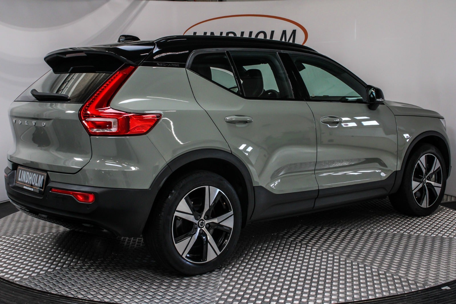 flexleasing-volvo-xc40-p8-recharge-twin-r-design-5d-findleasing