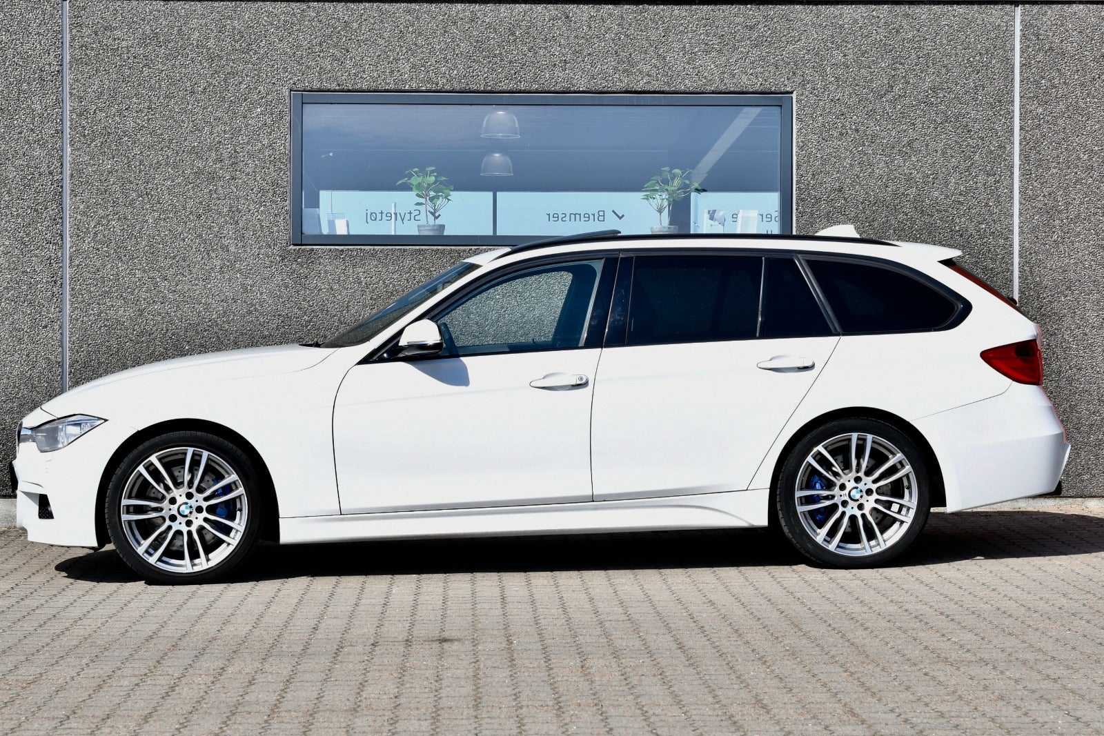 flexleasing-bmw-330d-30-touring-m-sport-xdrive-aut-5d-findleasing