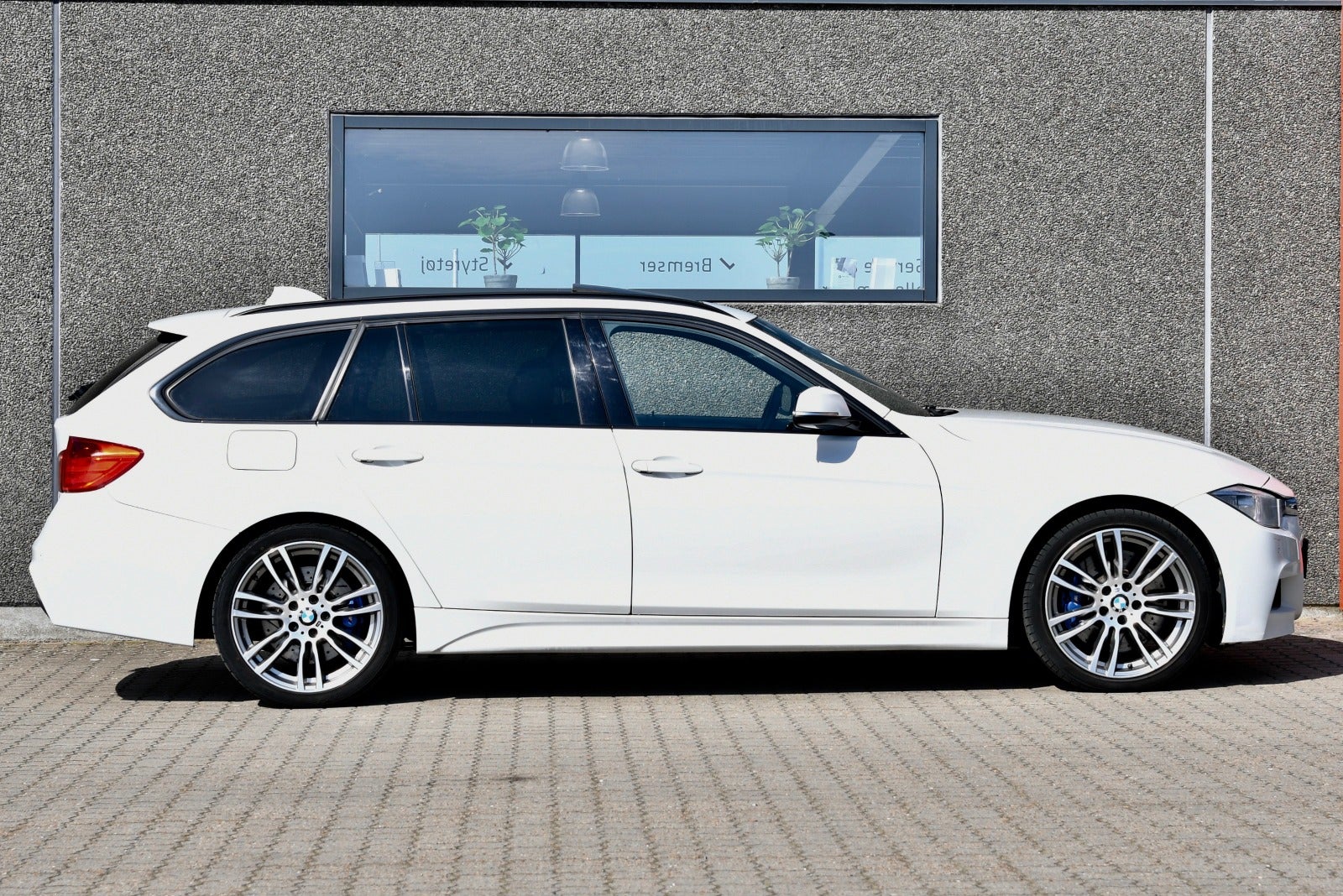 flexleasing-bmw-330d-30-touring-m-sport-xdrive-aut-5d-findleasing