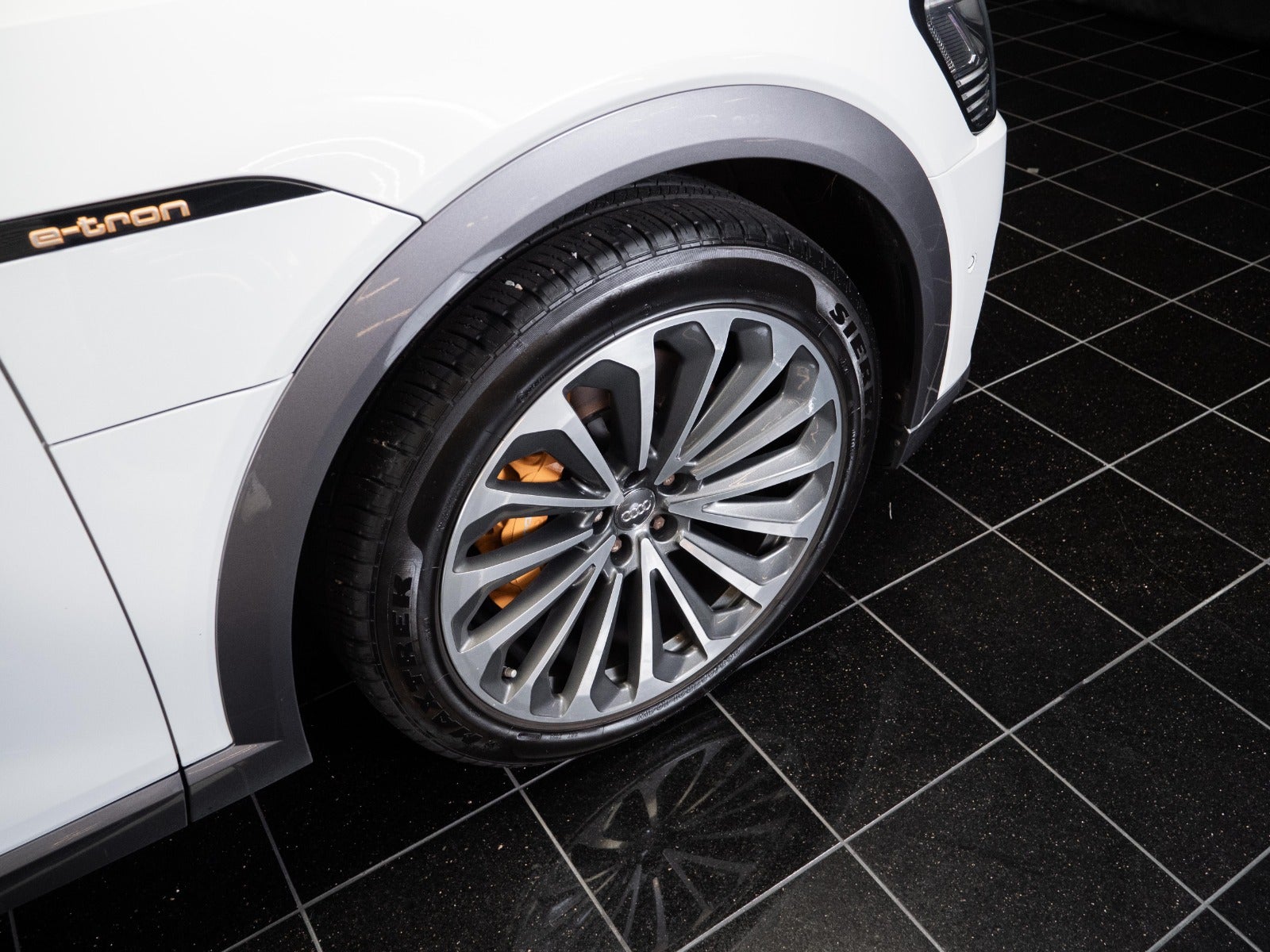 flexleasing-audi-e-tron-50-sportback-quattro-5d-findleasing