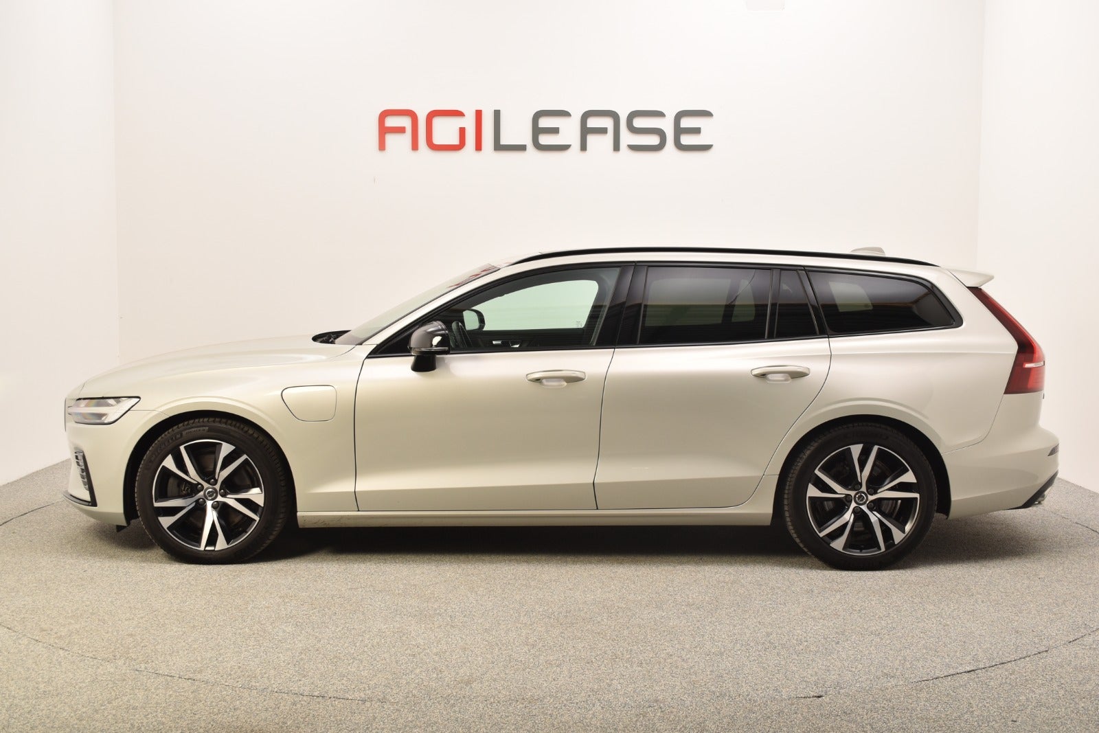 flexleasing-volvo-v60-20-t6-recharge-r-design-aut-awd-5d-findleasing