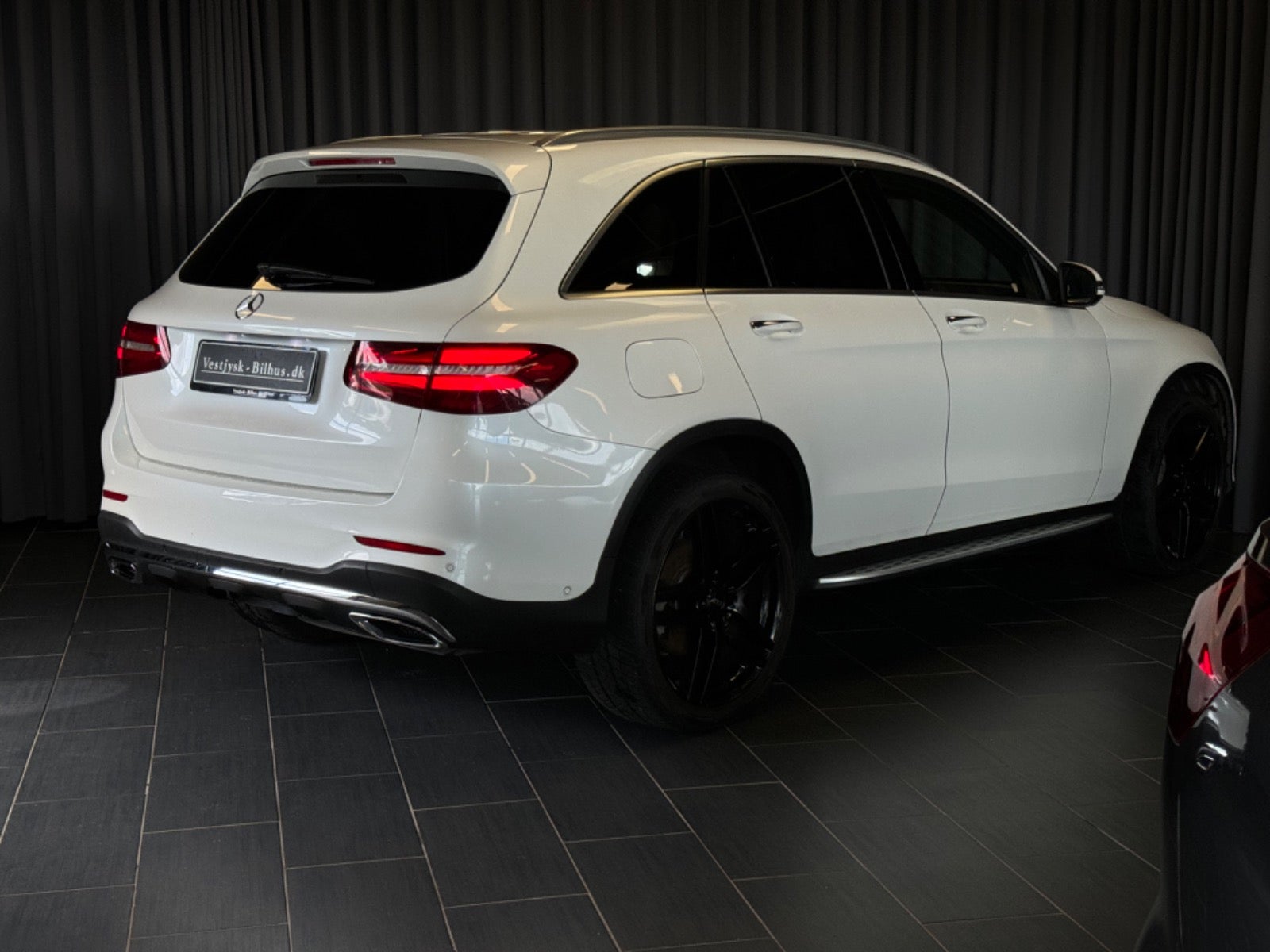 flexleasing-mercedes-glc350-d-30-amg-line-aut-4matic-5d-findleasing