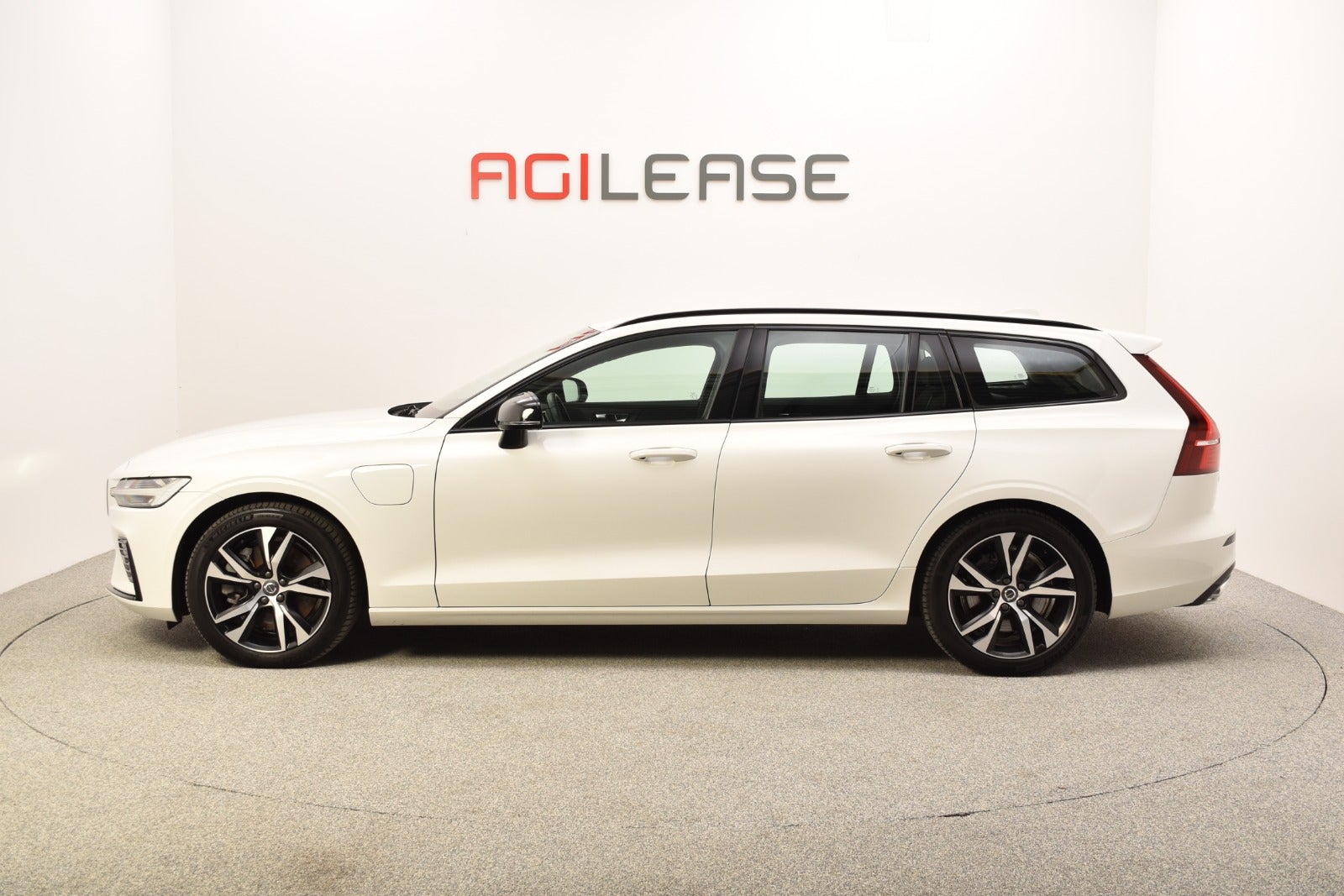 flexleasing-volvo-v60-20-t6-recharge-r-design-aut-awd-5d-findleasing