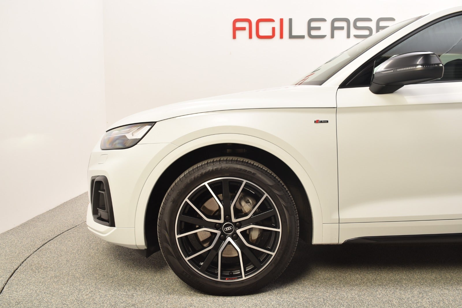 flexleasing-audi-q5-55-tfsi-e-s-line-quattro-s-tr-5d-findleasing