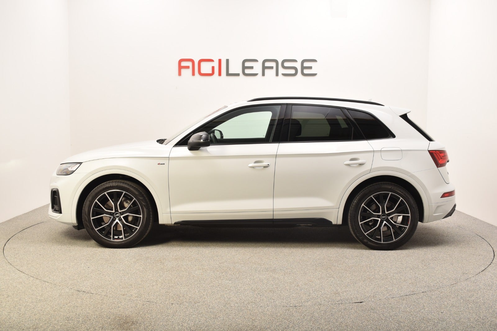 flexleasing-audi-q5-55-tfsi-e-s-line-quattro-s-tr-5d-findleasing