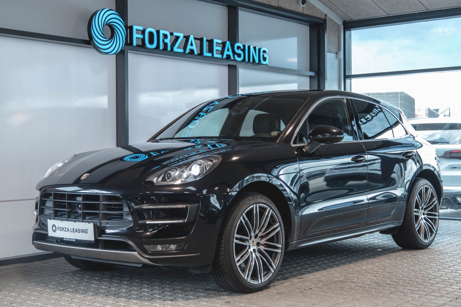 flexleasing-porsche-macan-turbo-36-pdk-5d-findleasing