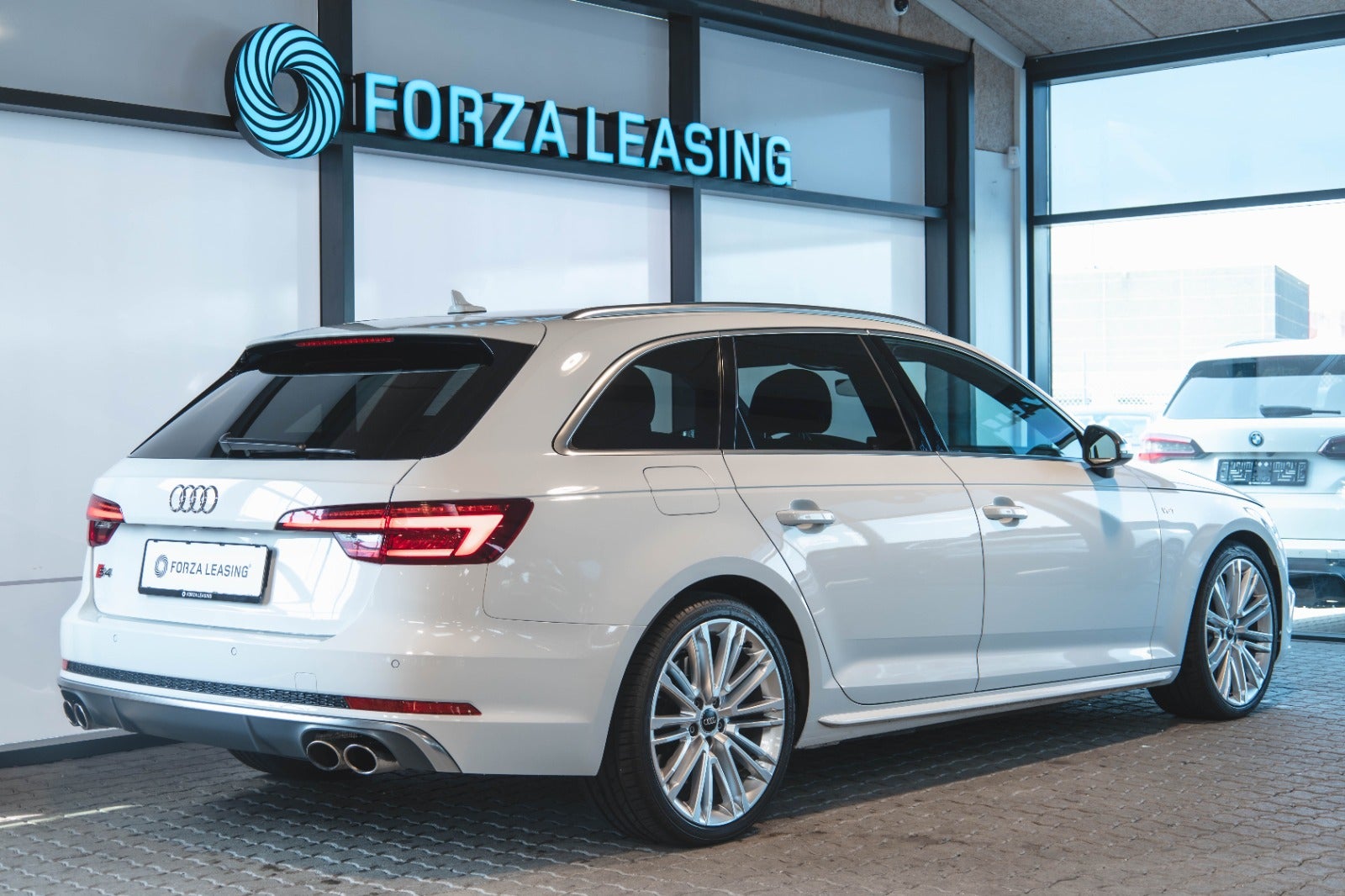 flexleasing-audi-s4-30-tfsi-avant-quattro-tiptr-5d-findleasing