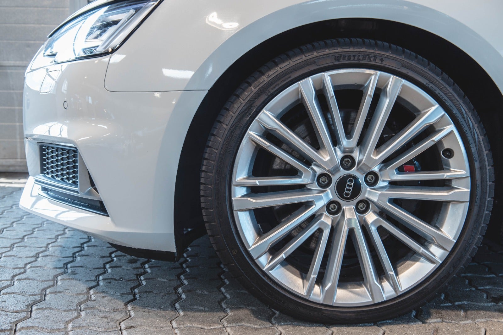 flexleasing-audi-s4-30-tfsi-avant-quattro-tiptr-5d-findleasing