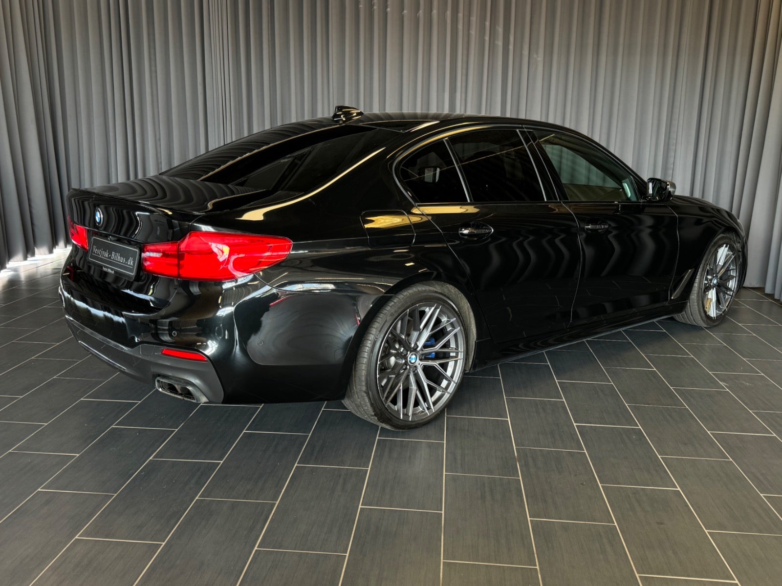 flexleasing-bmw-m550i-44-xdrive-aut-4d-findleasing