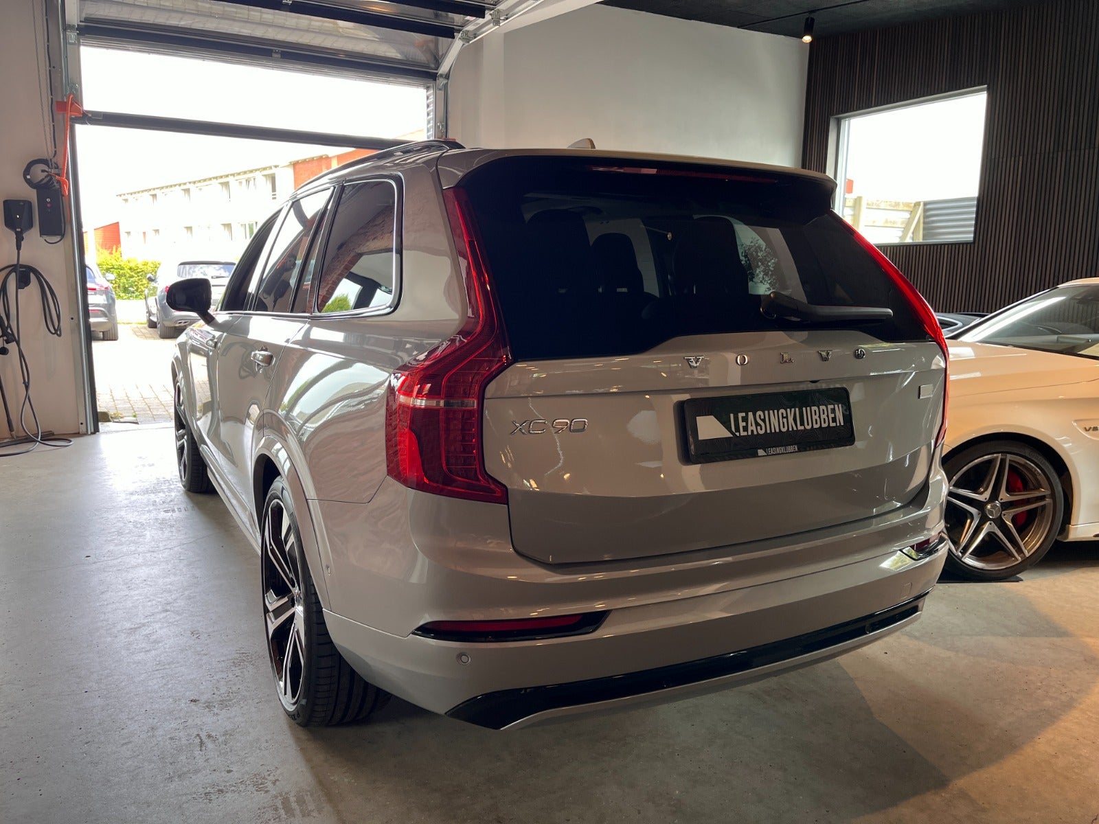 flexleasing-volvo-xc90-20-t8-recharge-ultimate-dark-aut-awd-7prs-5d-findleasing